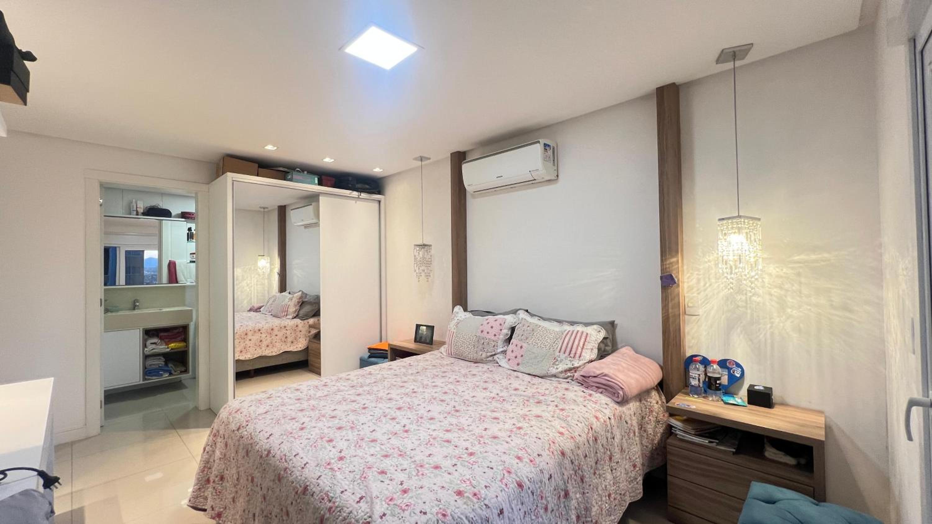 Apartamento Terrazzo com 2 Suítes a 450m do Mar - Região Nobre