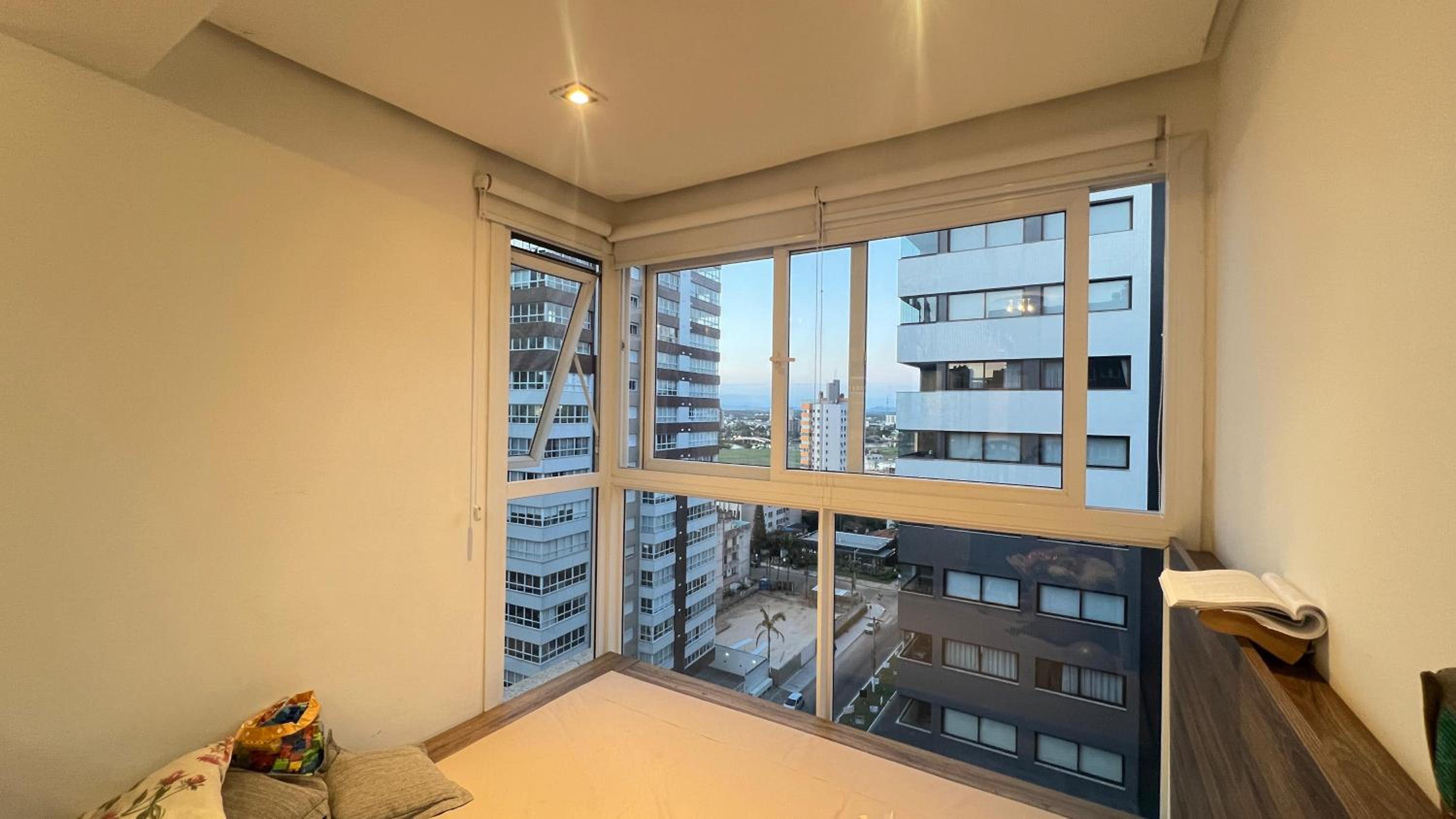Apartamento Terrazzo com 2 Suítes a 450m do Mar - Região Nobre