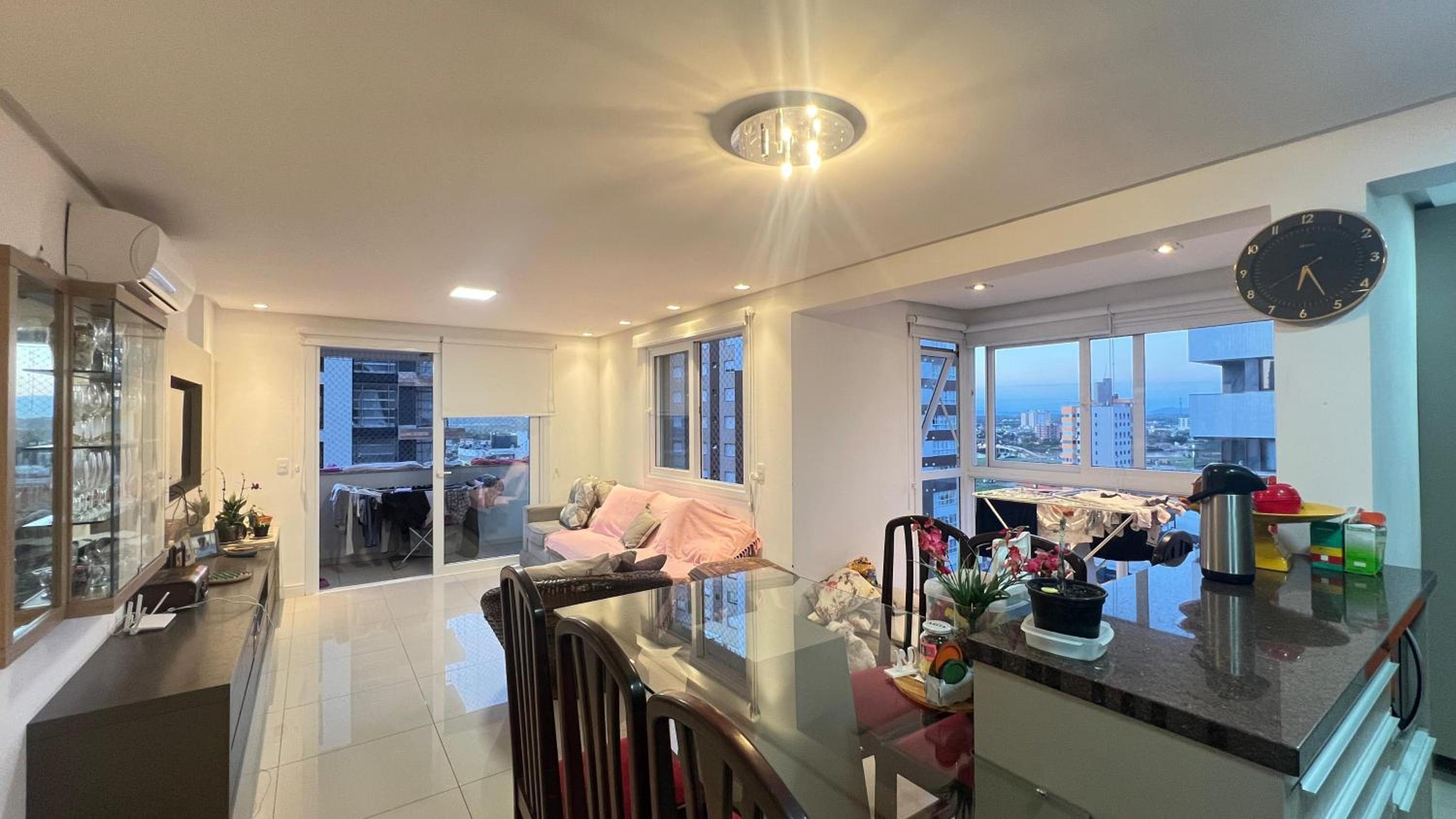Apartamento Terrazzo com 2 Suítes a 450m do Mar - Região Nobre