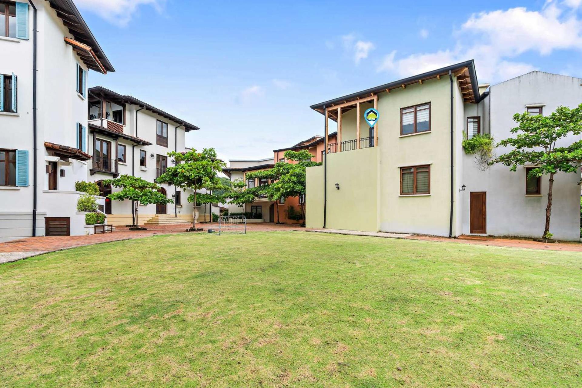 Stylish Condo in the Heart of Las Catalinas with Vibrant Design & Exclusive Beach Club Access