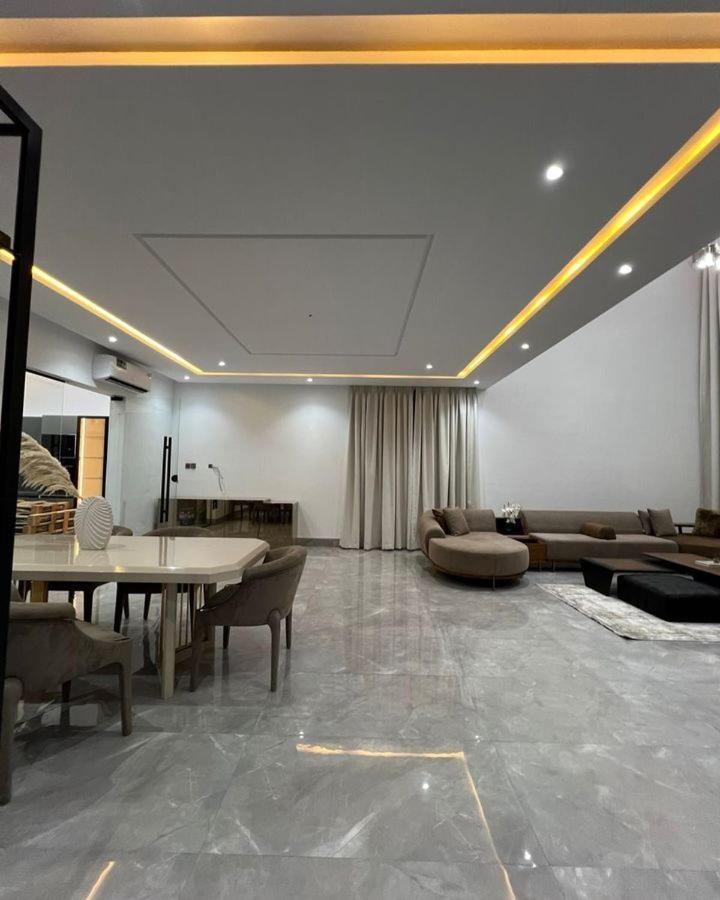 PROPERTY LAB