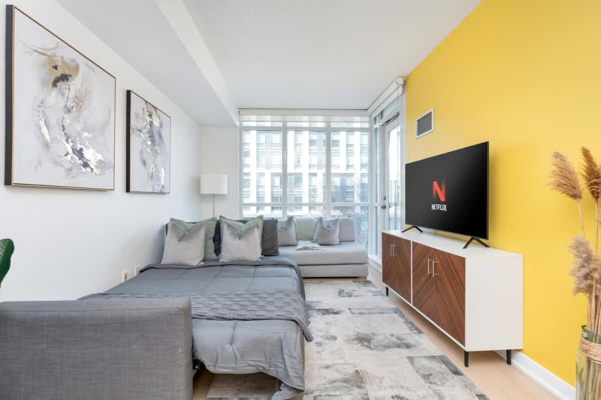 Family-Friendly Condo Rogers Centre w Parking