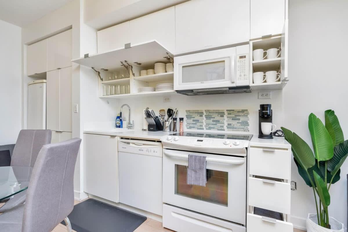 Family-Friendly Condo Rogers Centre w Parking