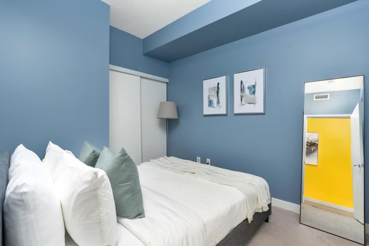 Family-Friendly Condo Rogers Centre w Parking