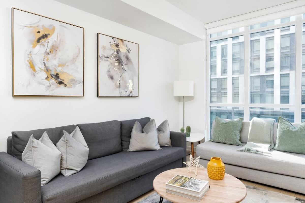 Family-Friendly Condo Rogers Centre w Parking