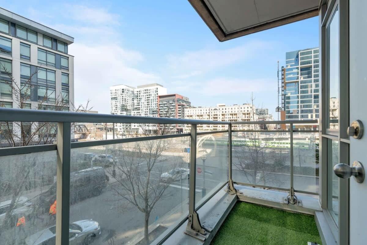 Family-Friendly Condo Rogers Centre w Parking