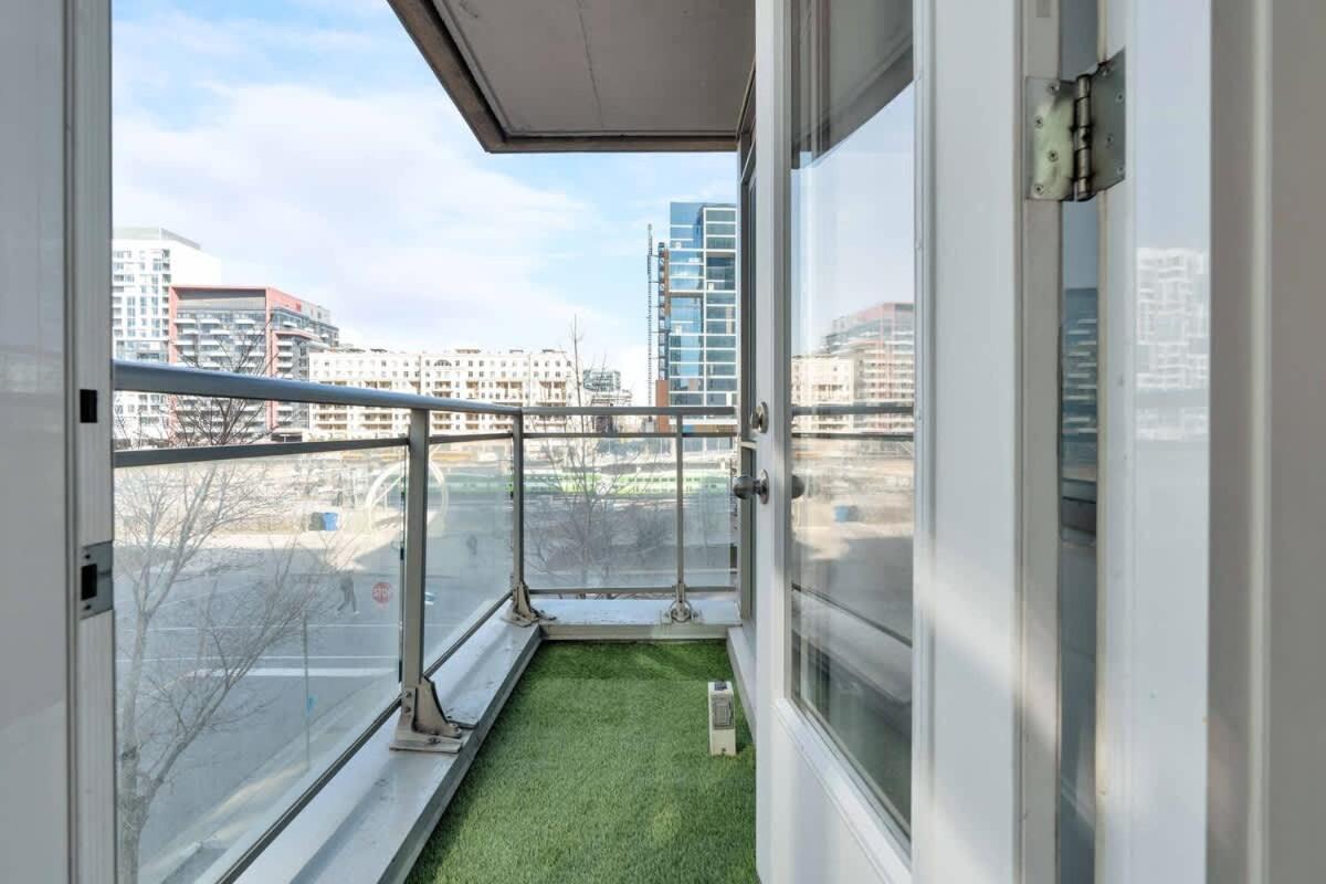 Family-Friendly Condo Rogers Centre w Parking
