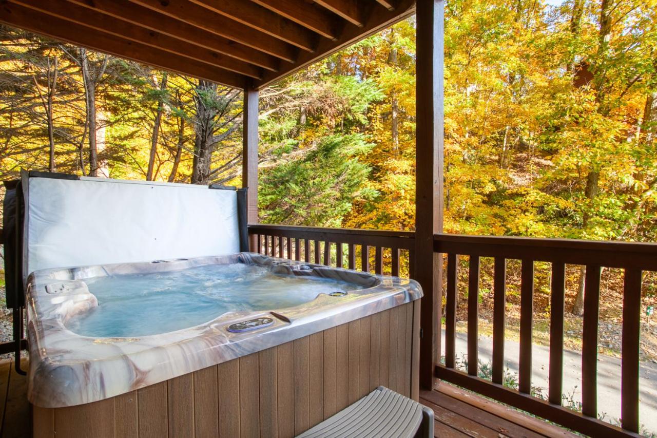 Bears Corner w/ Hot Tub, Arcade & Community Pool!