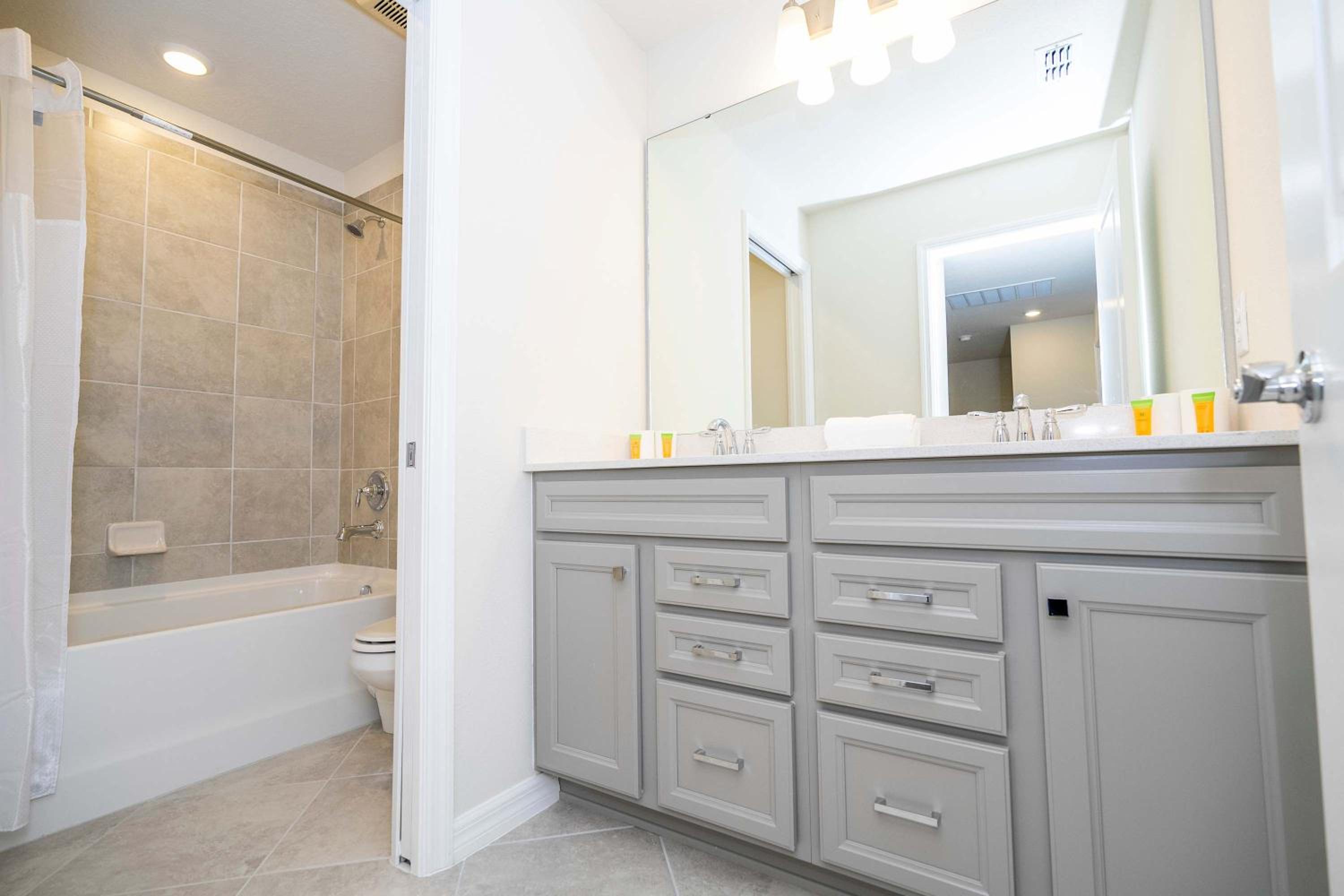 Family Friendly 5Bd Close to Disney at Windsor Cay 1269