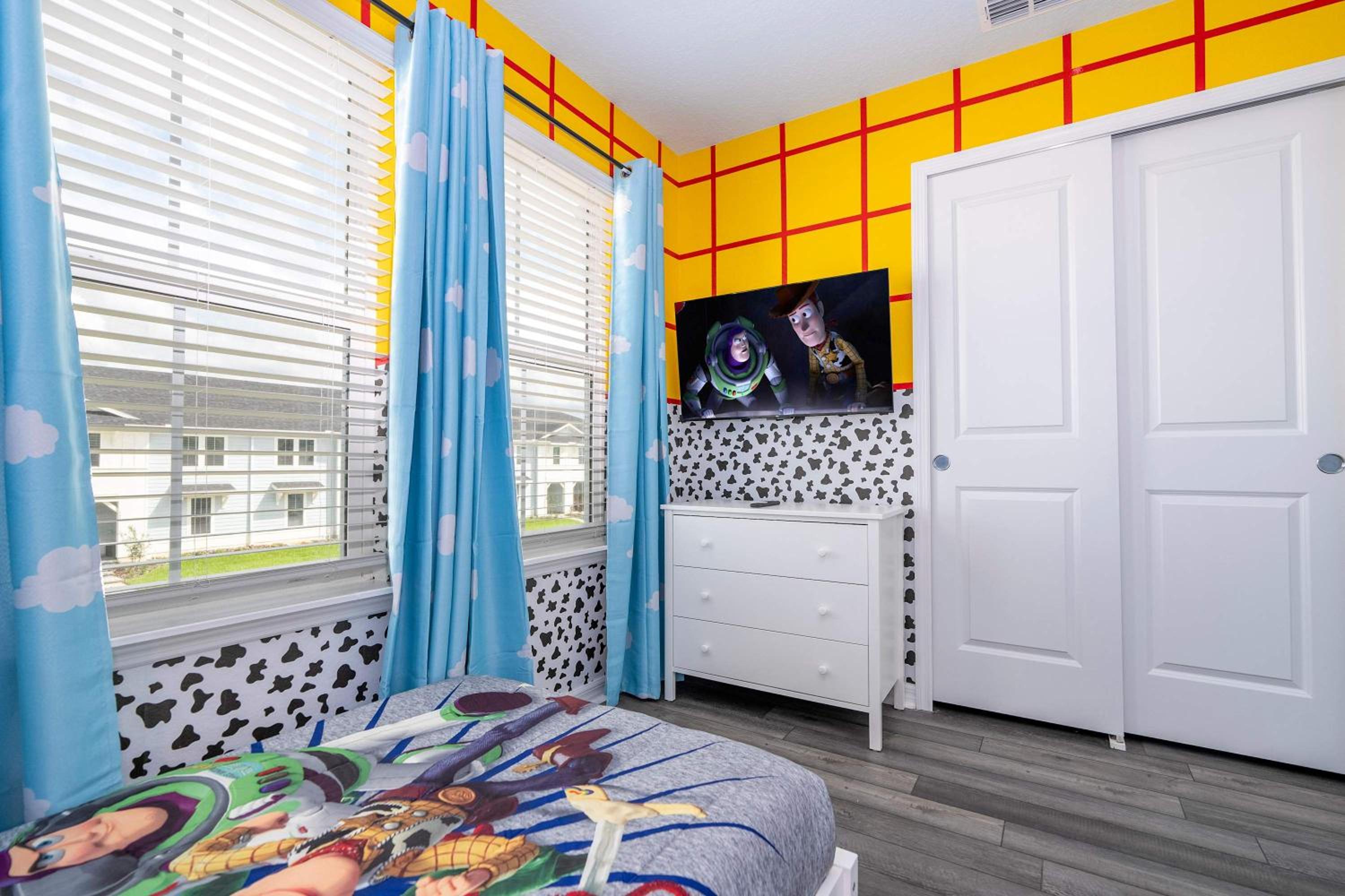 Family Friendly 5Bd Close to Disney at Windsor Cay 1269