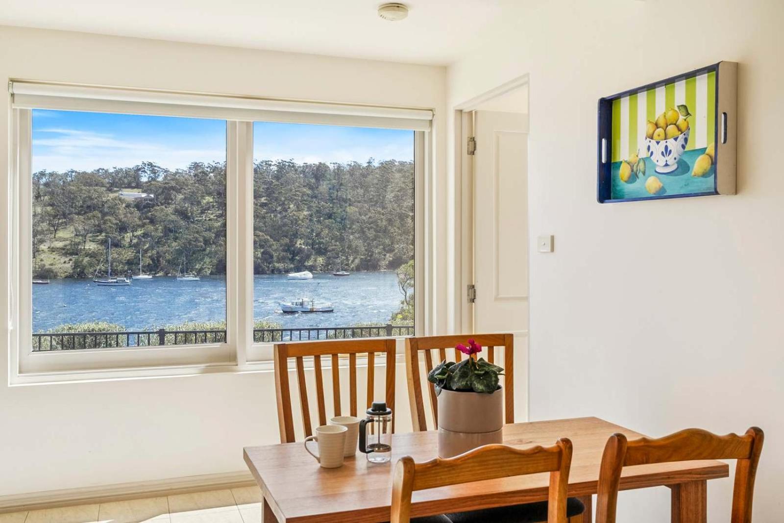 Karinya apartment waterfront views - 2 Bed 2 Bath
