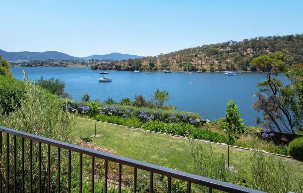 Karinya apartment waterfront views - 2 Bed 2 Bath