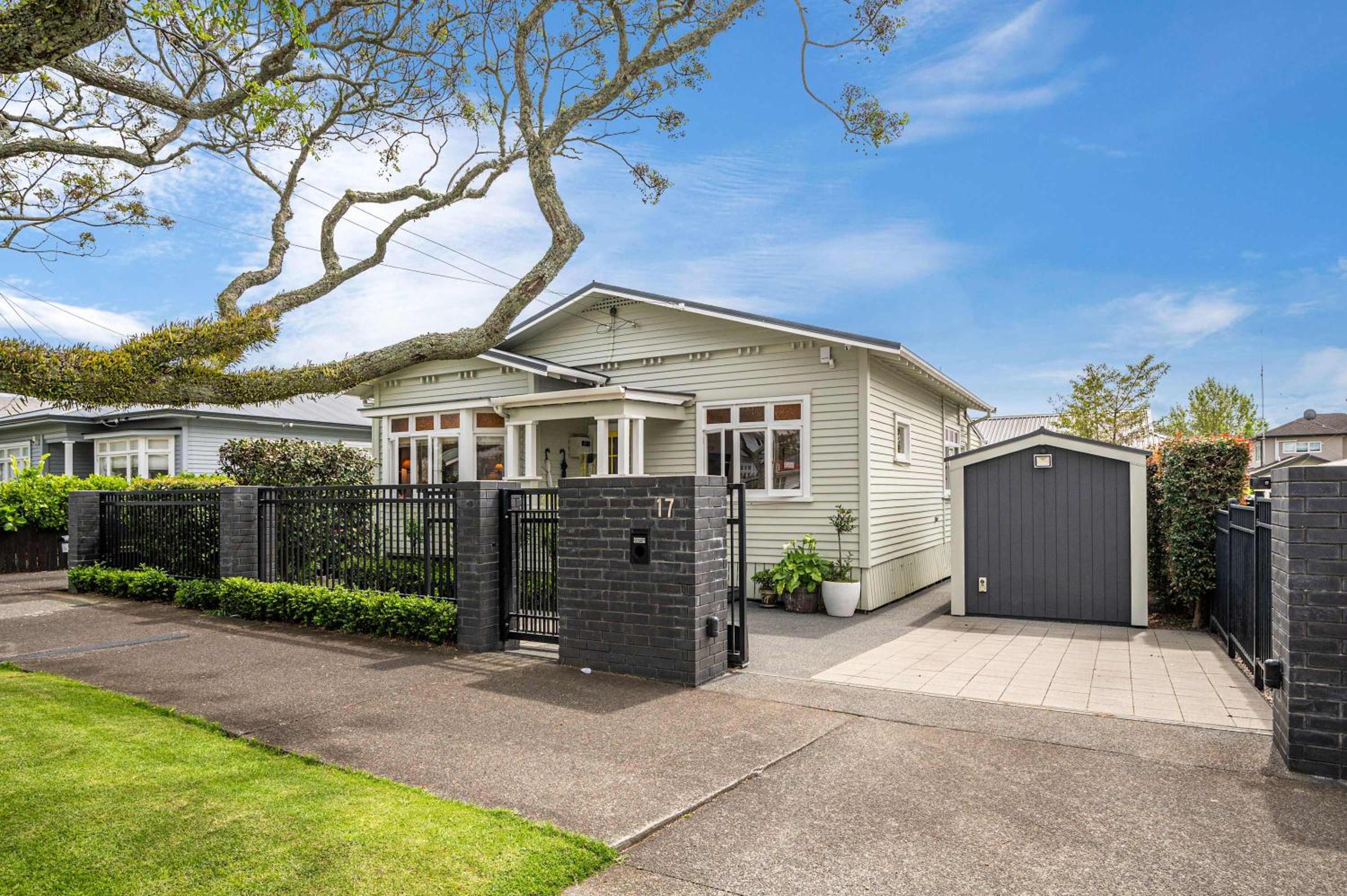 Bungalow with outdoor space WIFI 10min to CBD view 2
