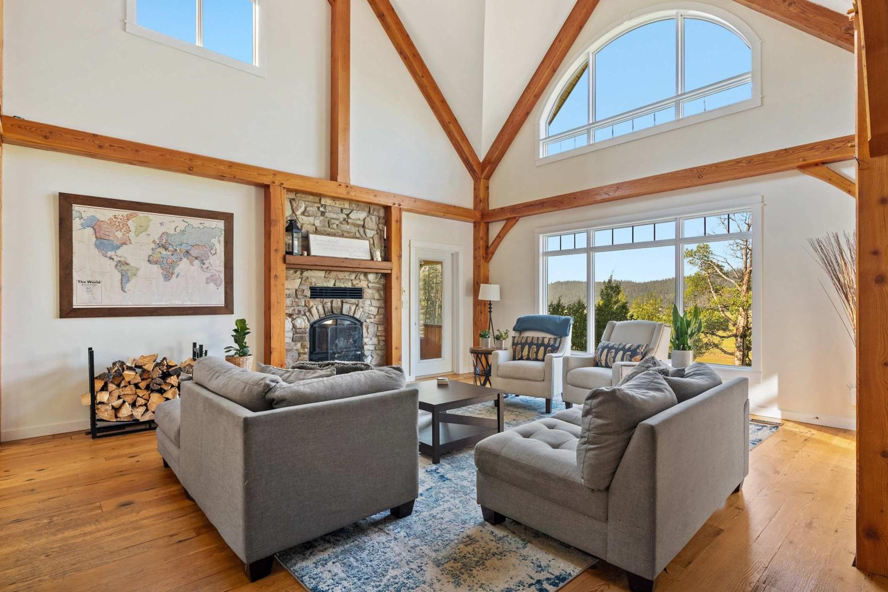 Rolling Hills Retreat - Family Friendly