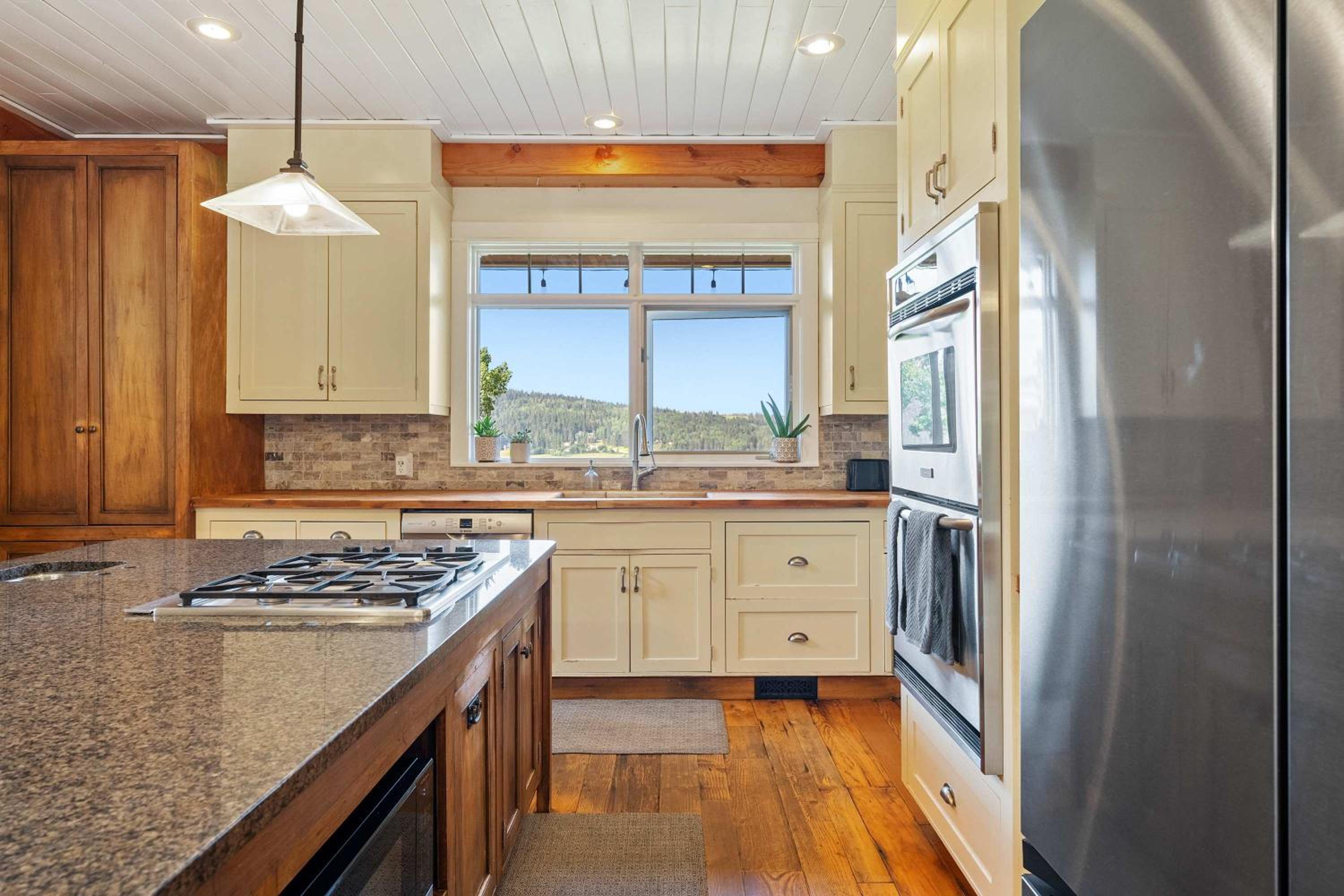 Rolling Hills Retreat - Family Friendly