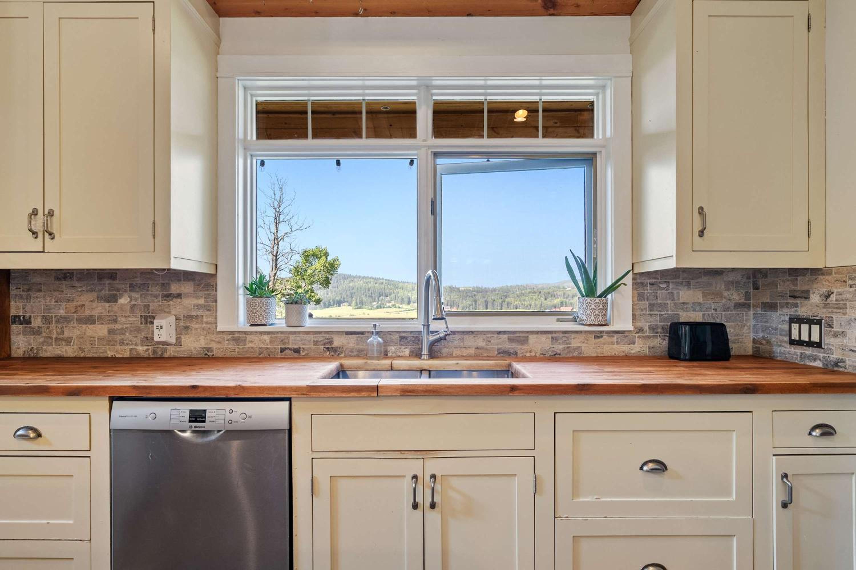 Rolling Hills Retreat - Family Friendly