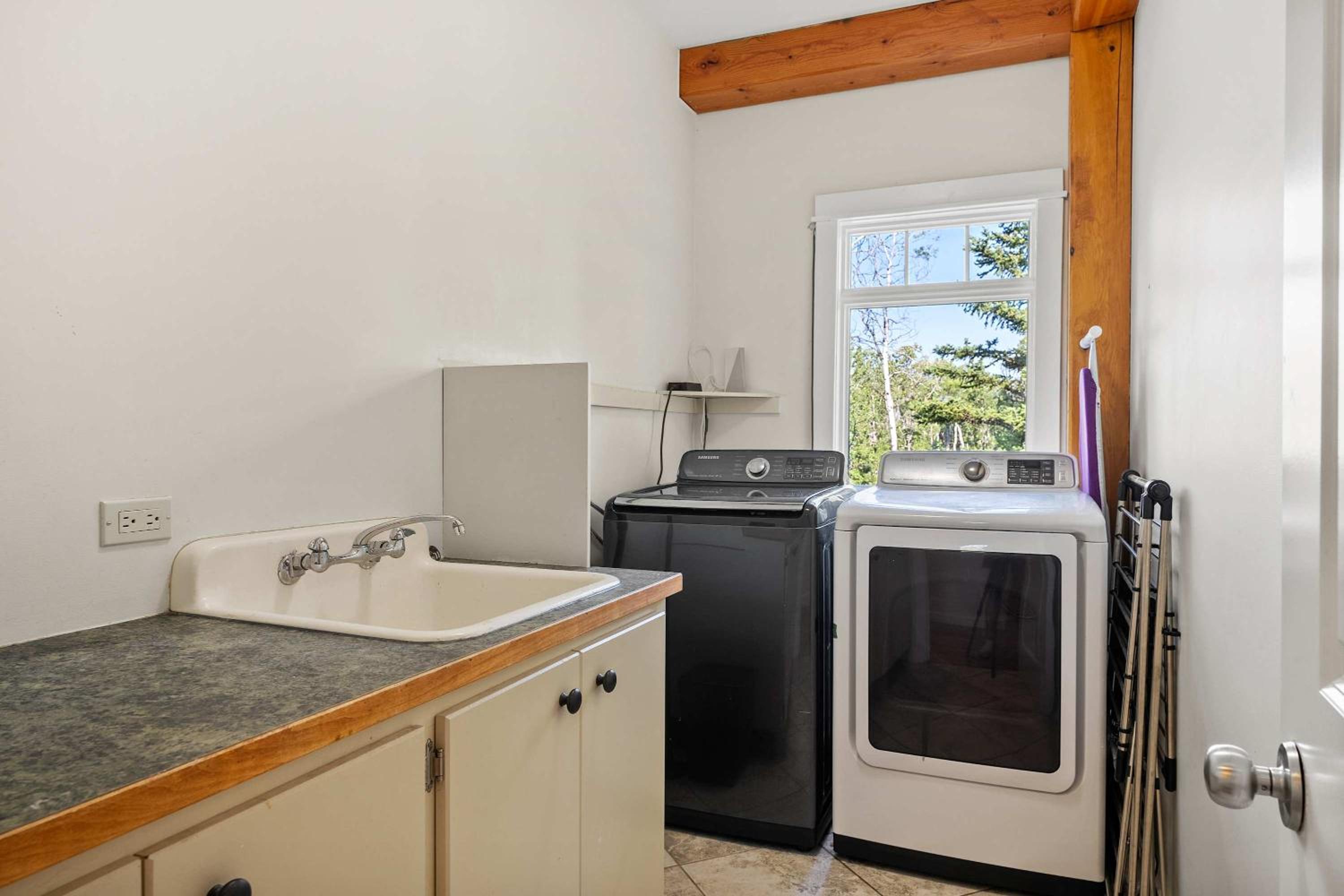 Rolling Hills Retreat - Family Friendly