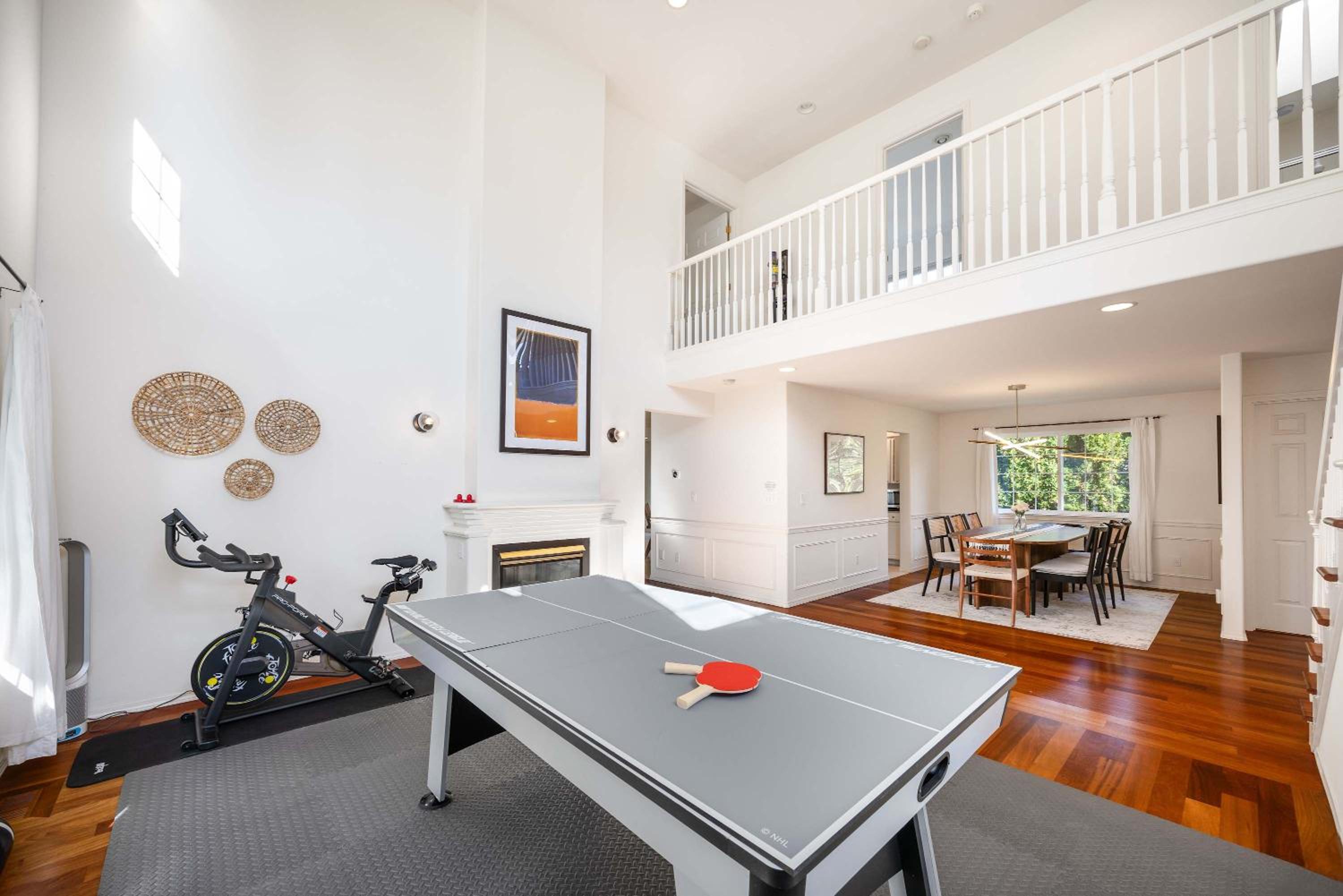 Kirkland Elegant 4B 2 5B Family Retreat with Designer Decor view 4