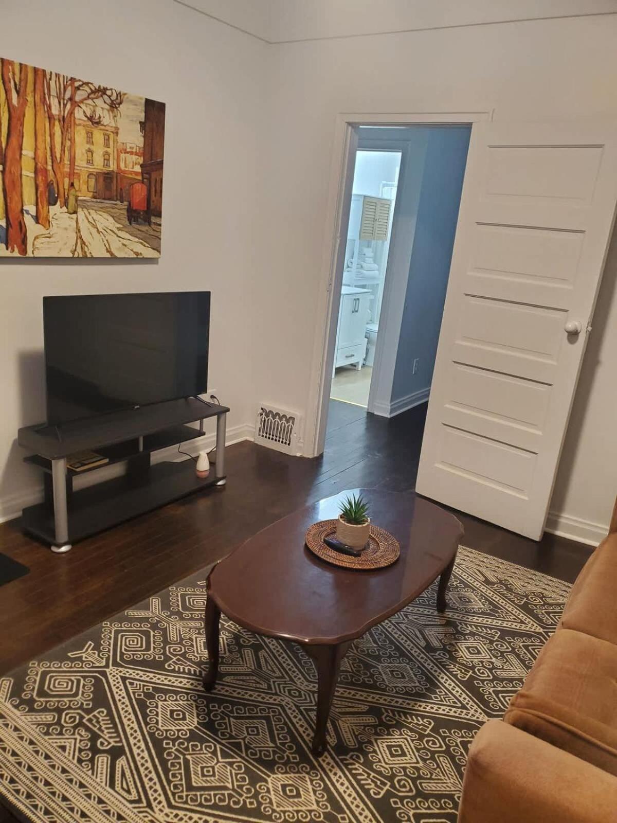 Thunder Bay Vacations - Pet Friendly Netflix Parking - Property Image 3