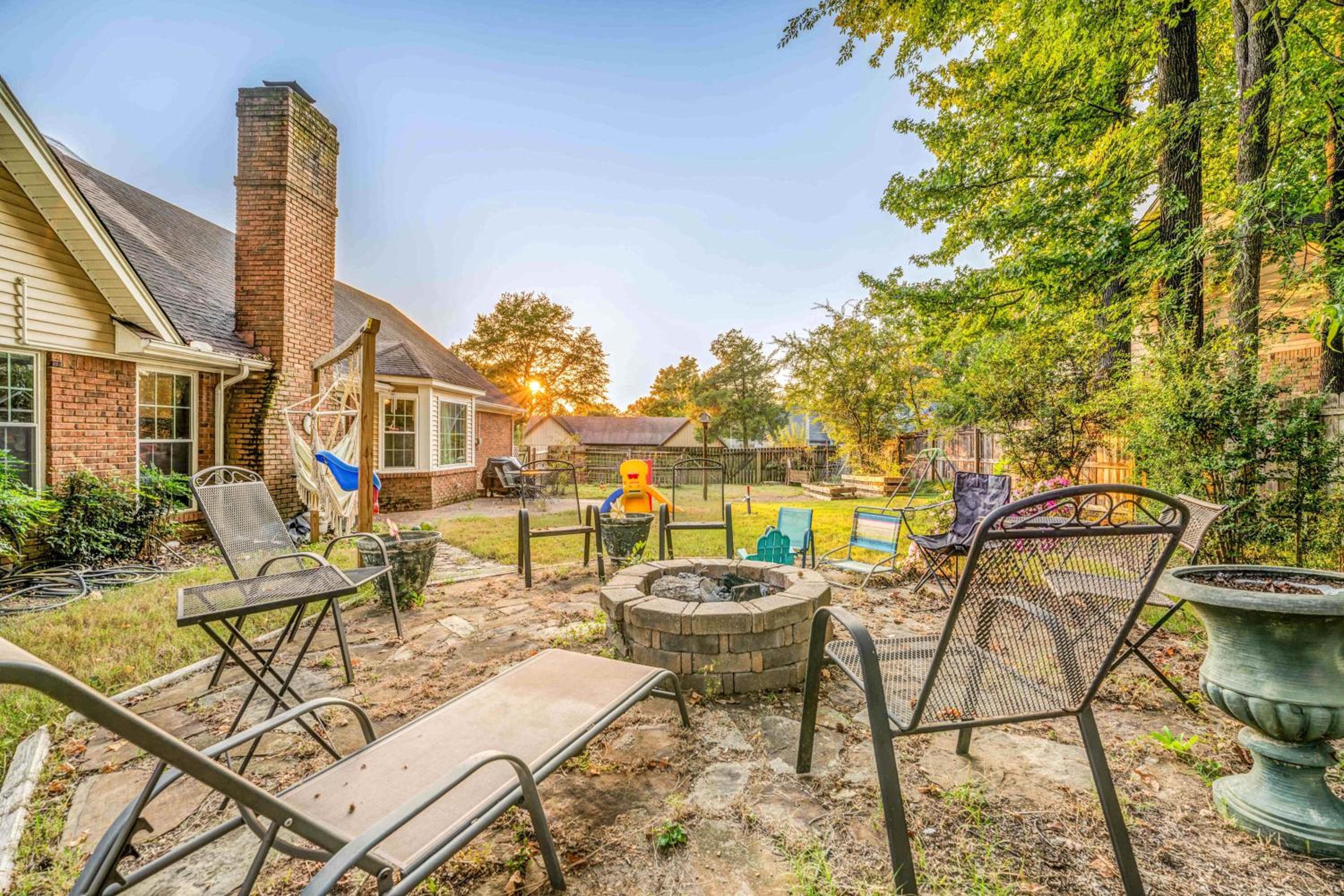Fenced Yard - Family-Friendly Bartlett Estates view 2
