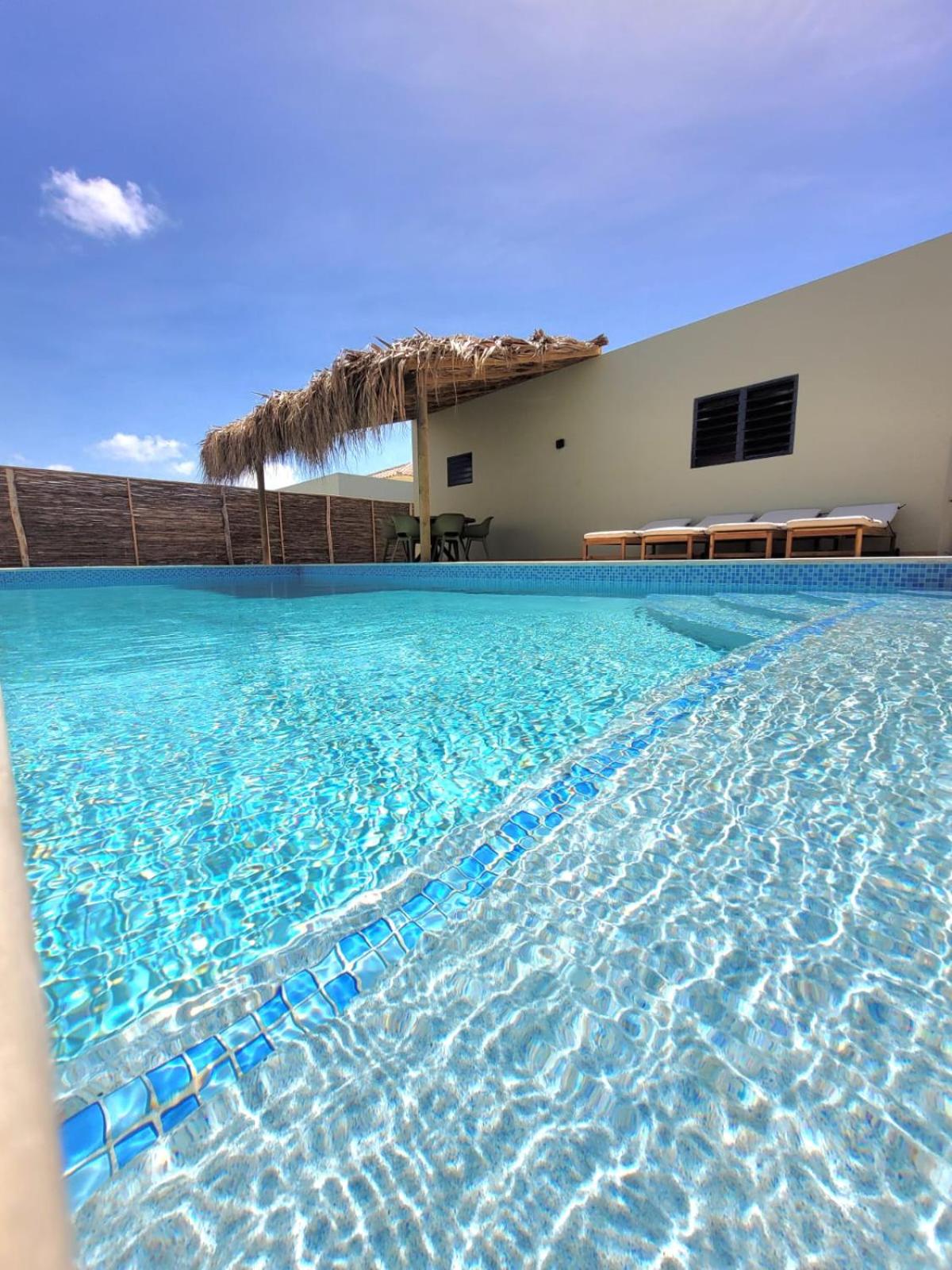Villa Mambolicious