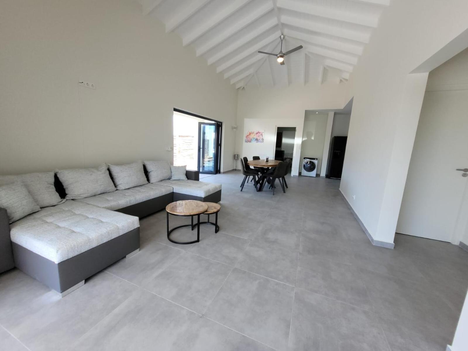 Villa Mambolicious