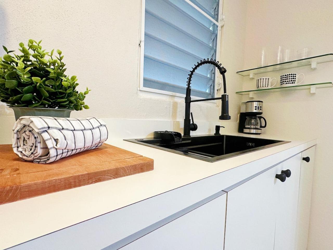 Jetsetter's Retreat Chic Studio Minutes from SJU view 4