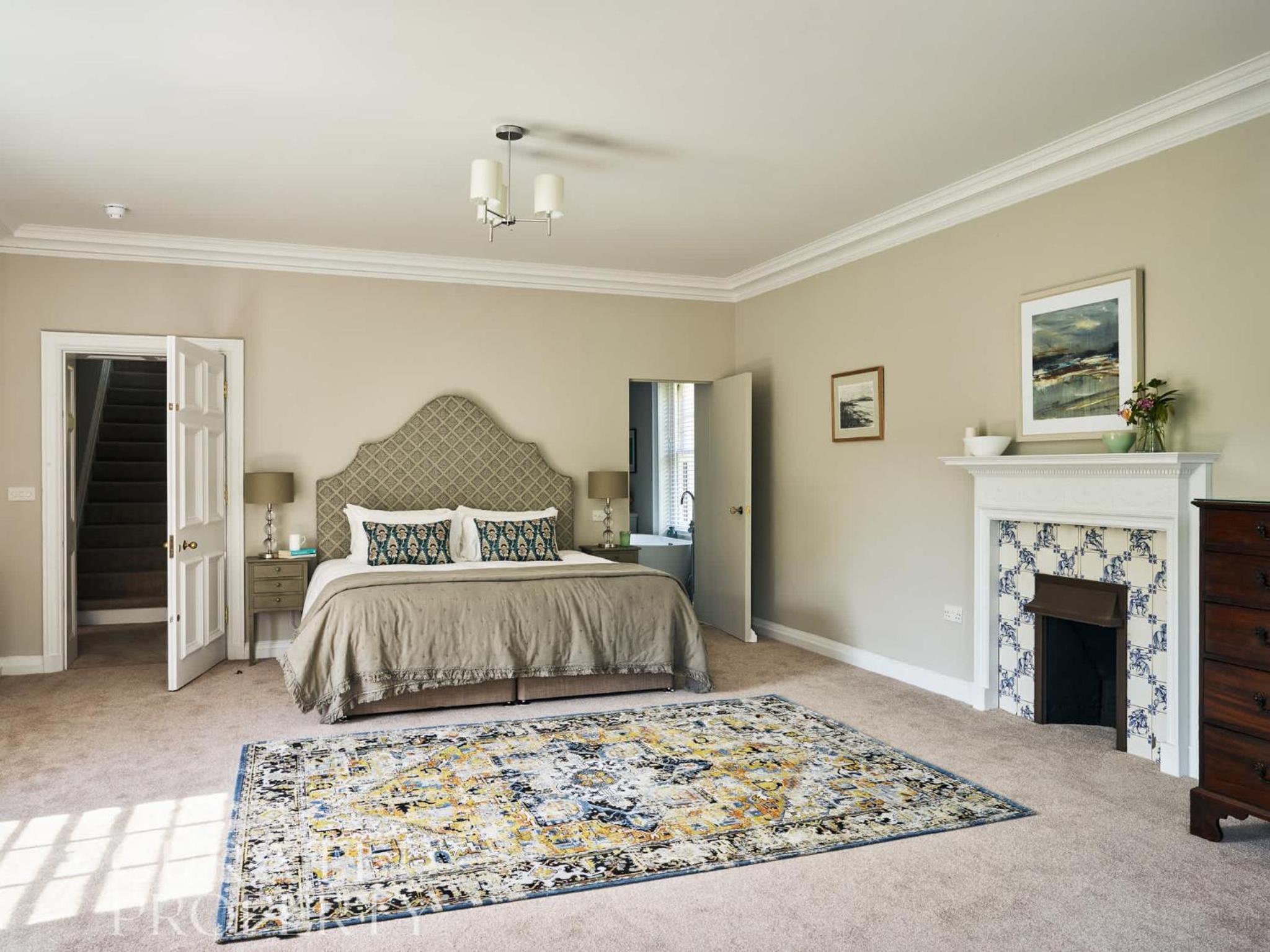 Large Manor House with Pool Hot Tub & Gardens view 3