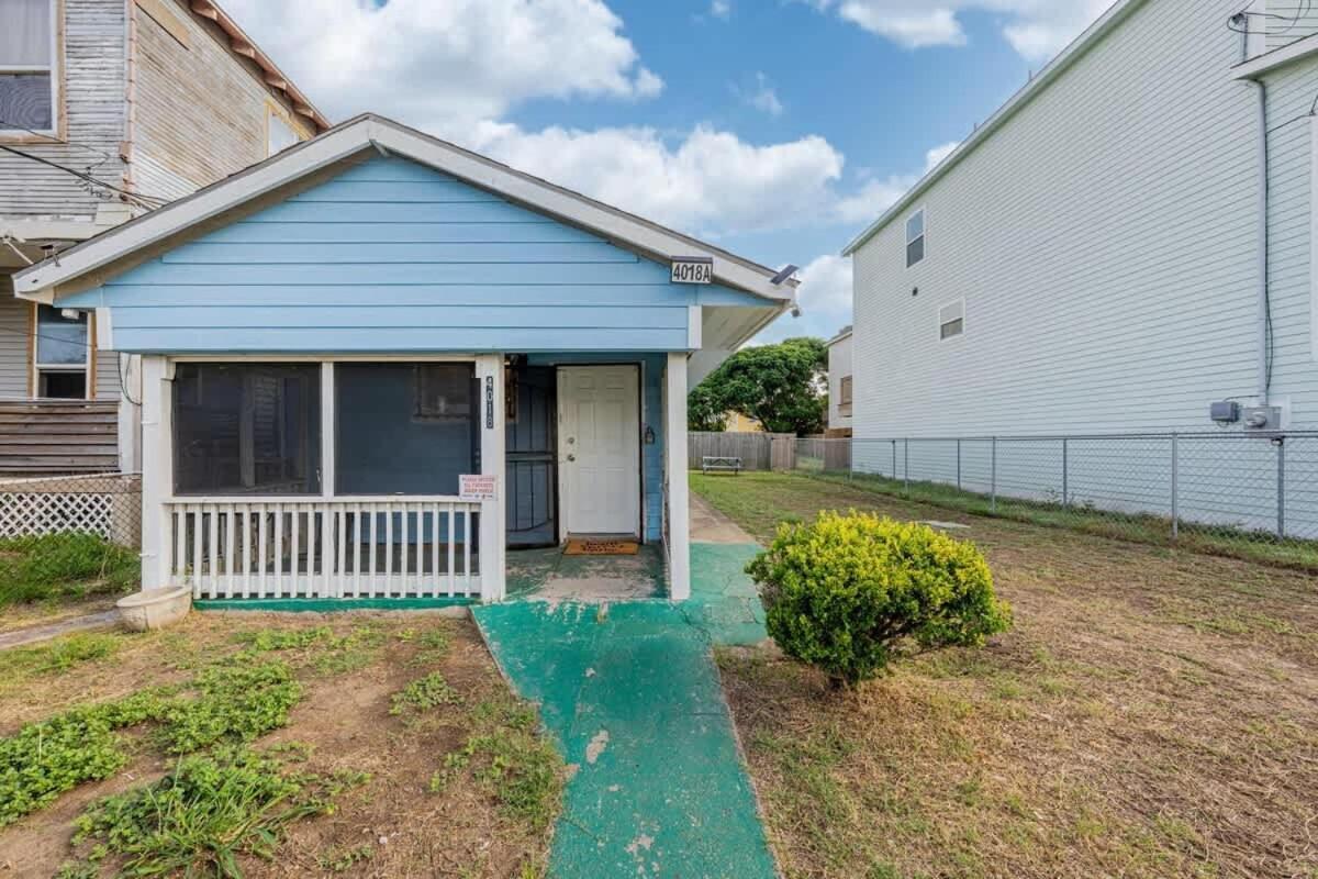4018A Cozy Home Beach Galveston Cruise view 4