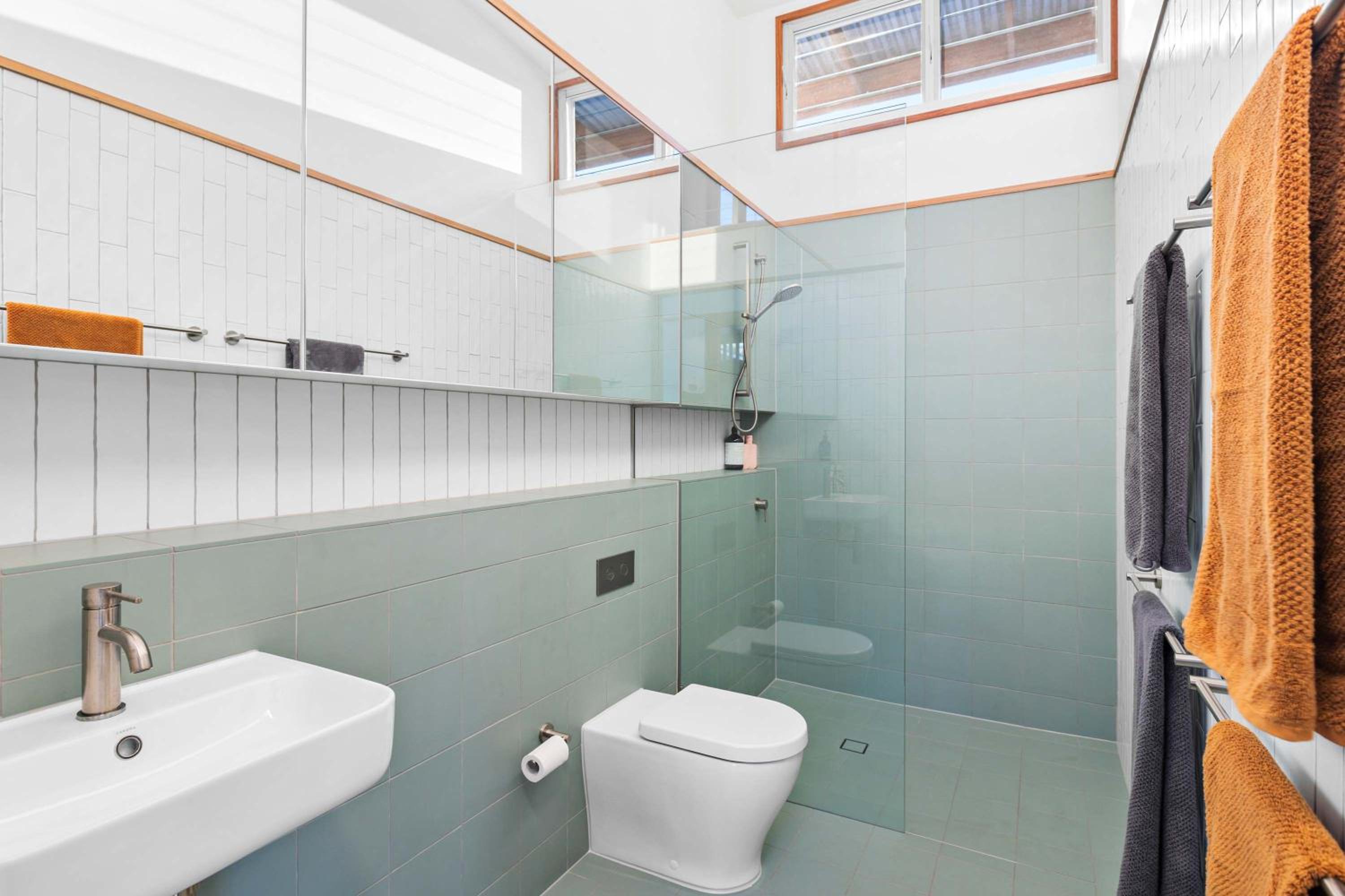 Serene Escape in Moffat Beach