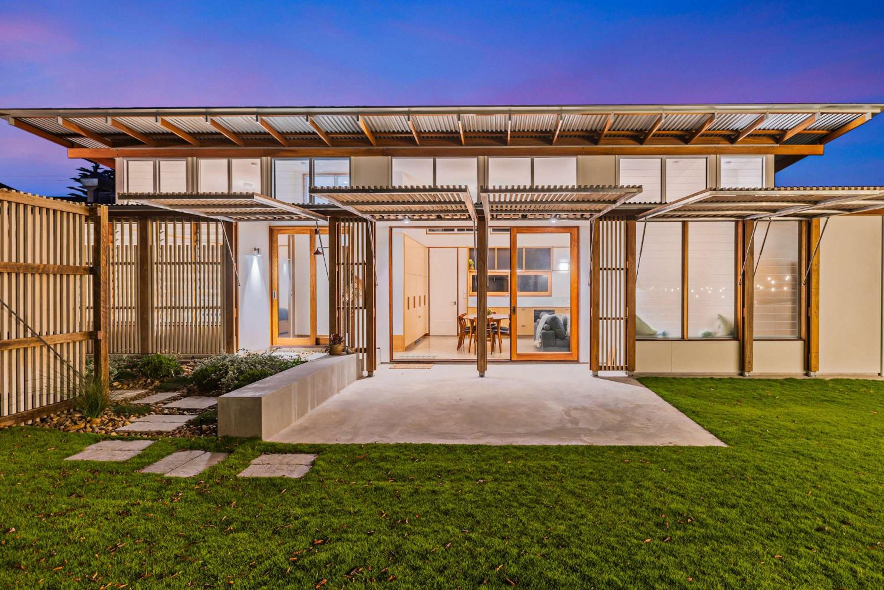Serene Escape in Moffat Beach