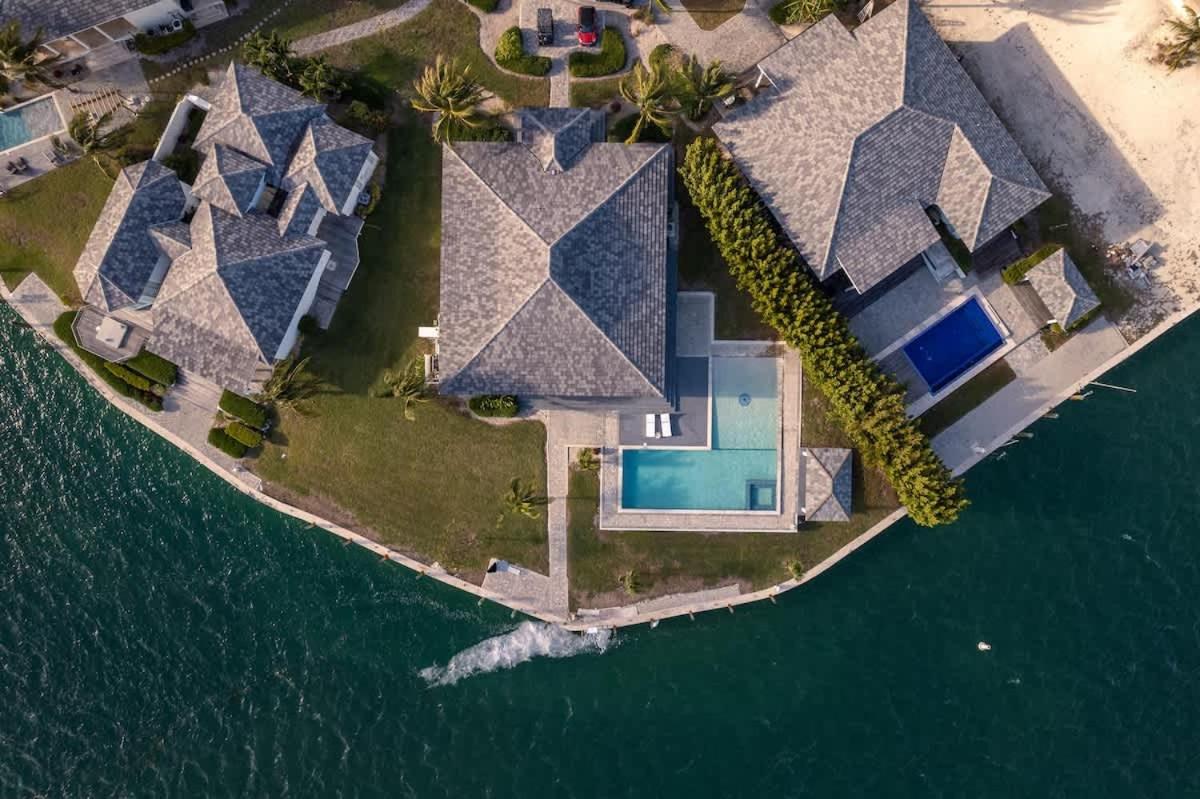 Bimini Vacations - Private Island Luxury Villa - Property Image 1