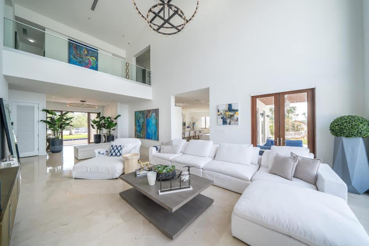 Biminis Beachfront Dream Villa