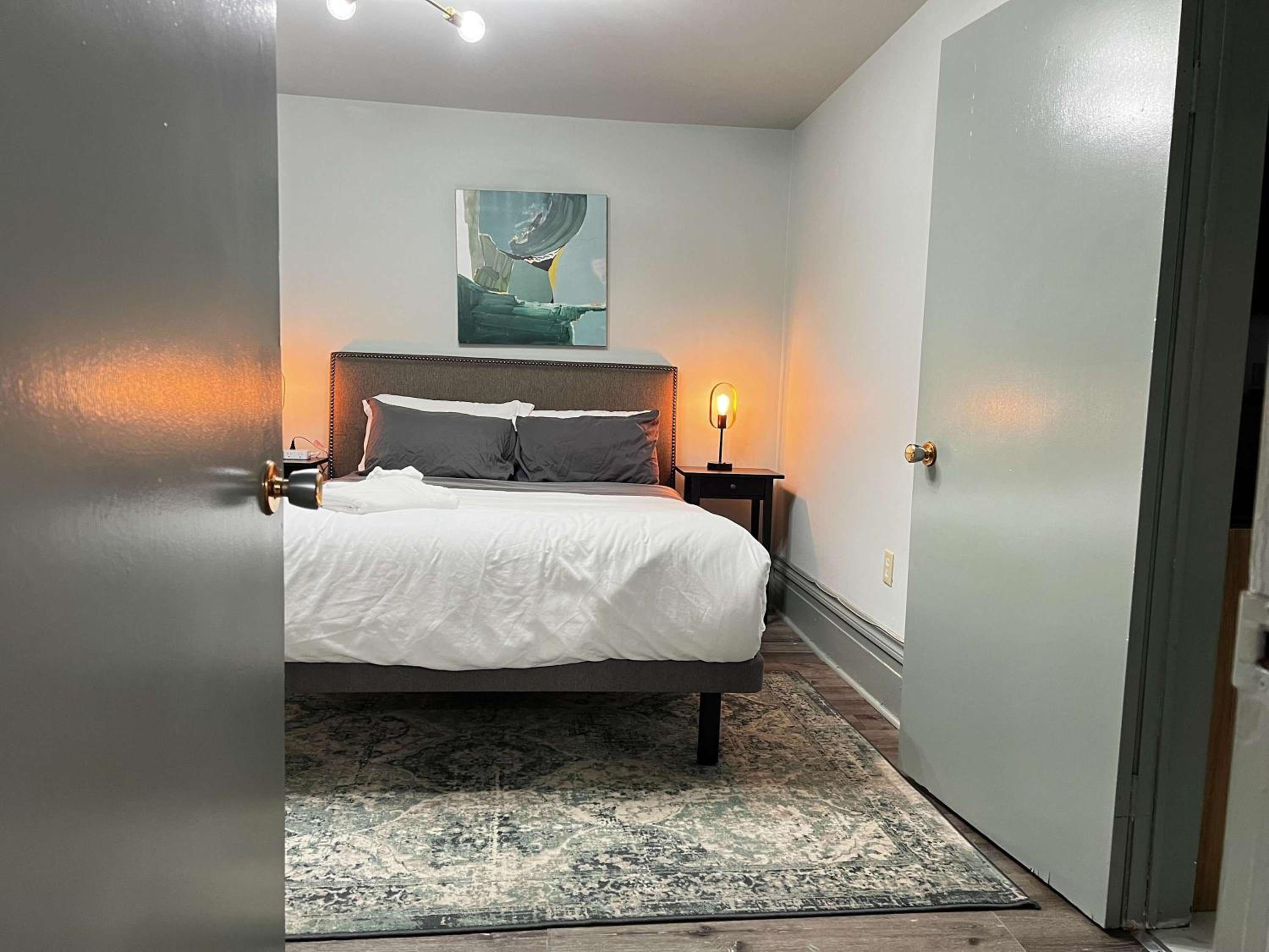 Green Grove Heritage-Style Retreat with Nature-Inspired Decor, Unit #1
