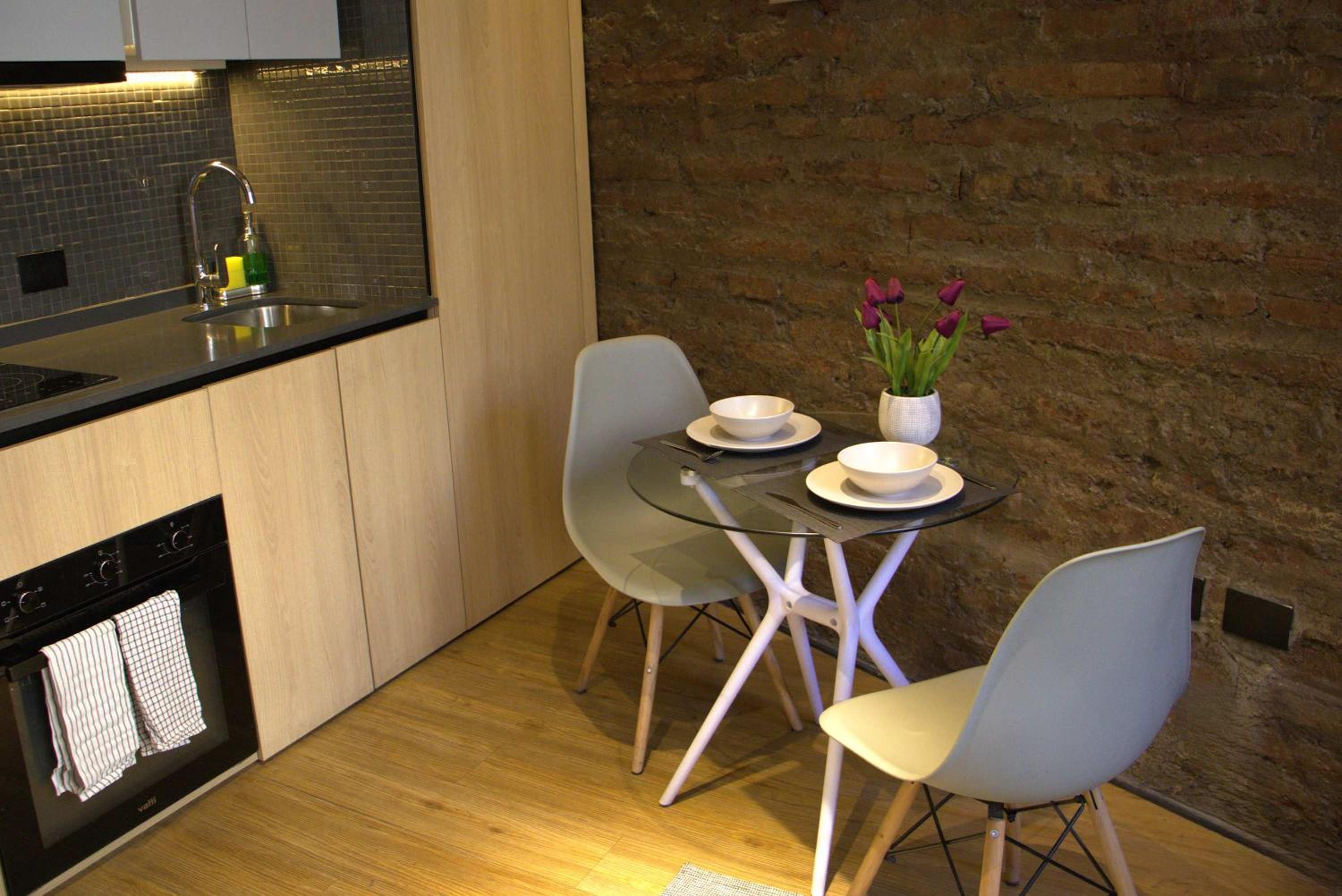HOM l Wifi AirAcond Historia Vida Museos Lastarria