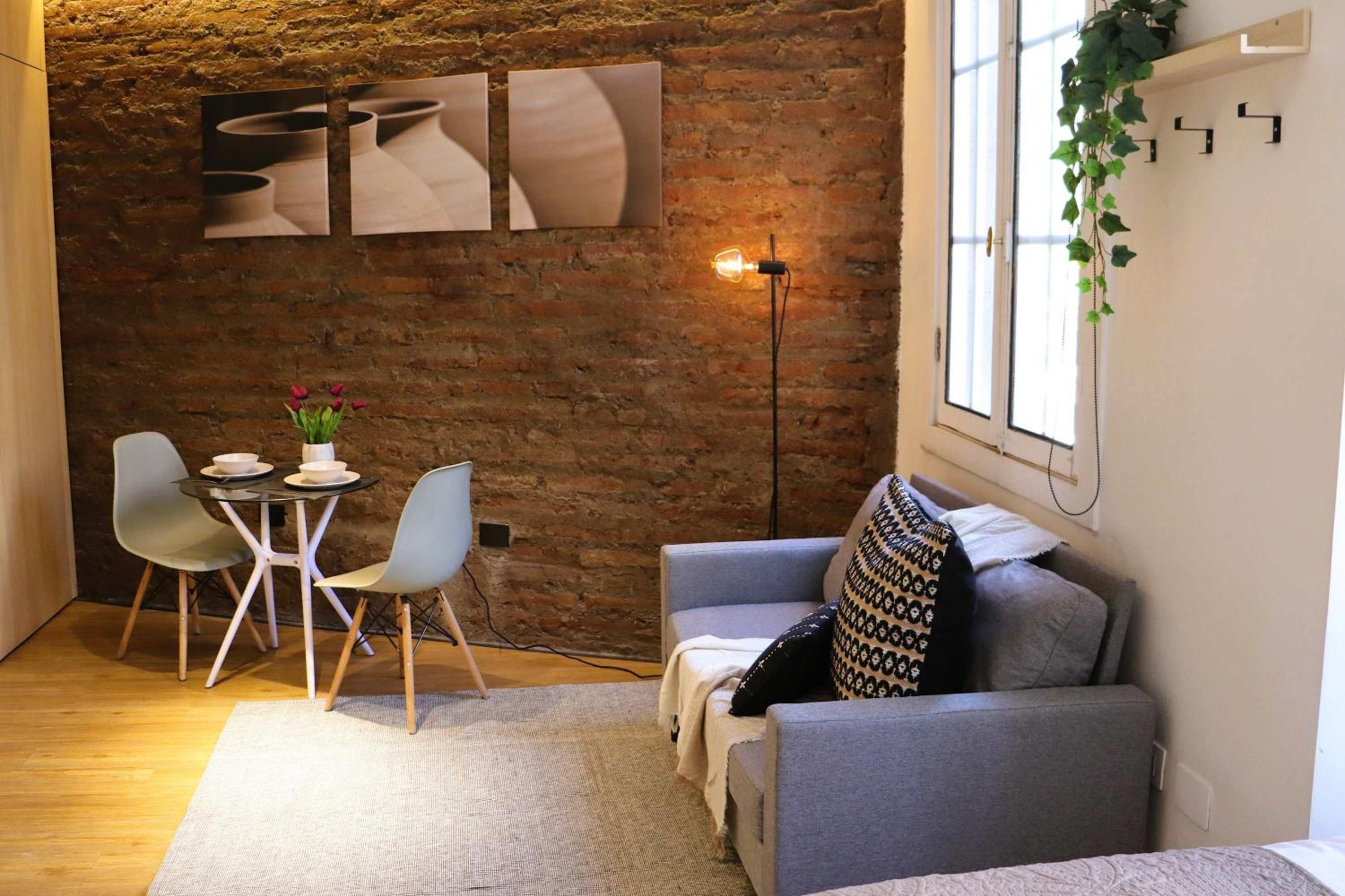 HOM l Wifi AirAcond Historia Vida Museos Lastarria