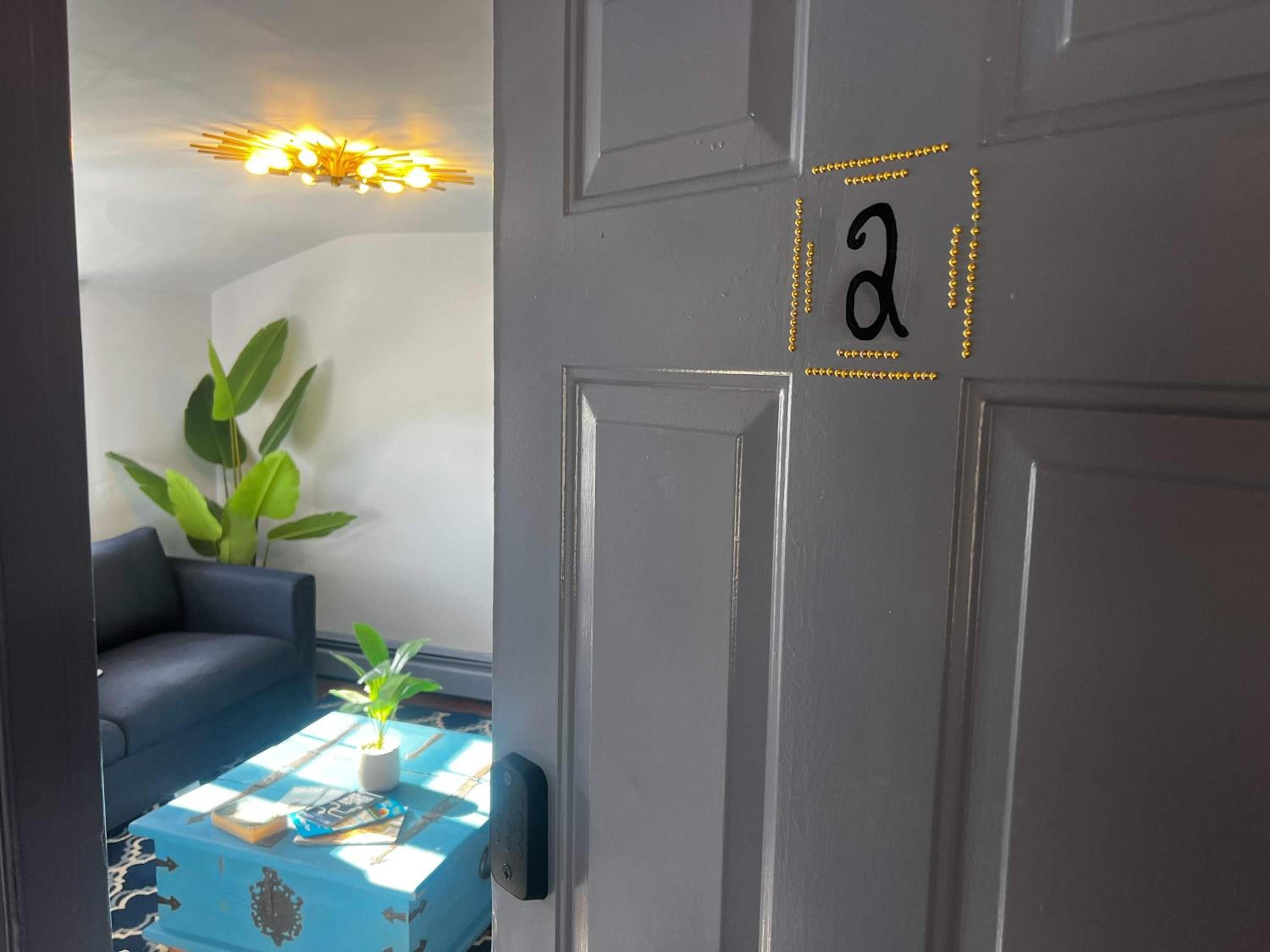 Blue Horizon Top-Floor Retreat with Nautical Vibes, Unit #2
