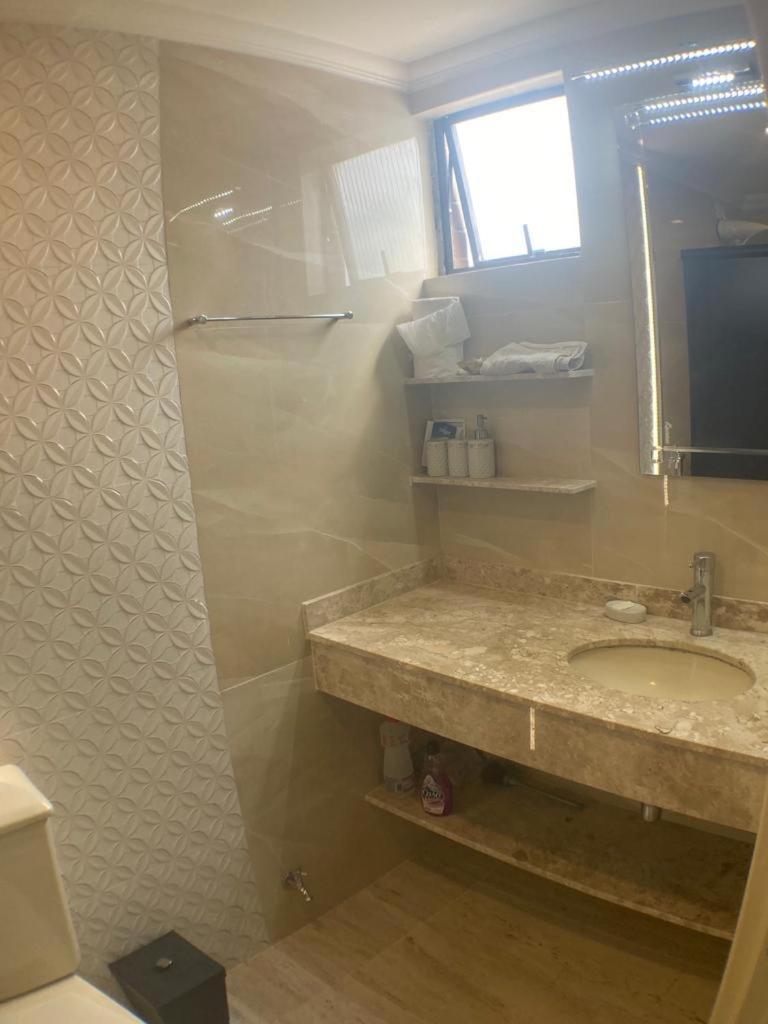 Apartamento com lazer, próximo à praia