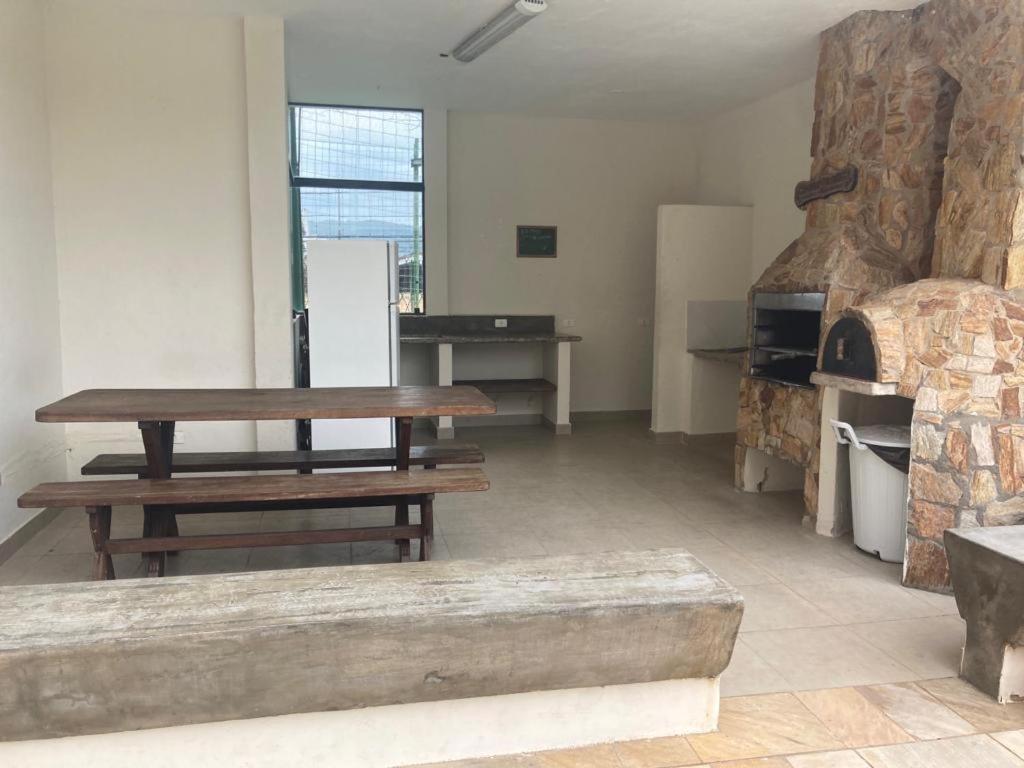 Apartamento com lazer, próximo à praia