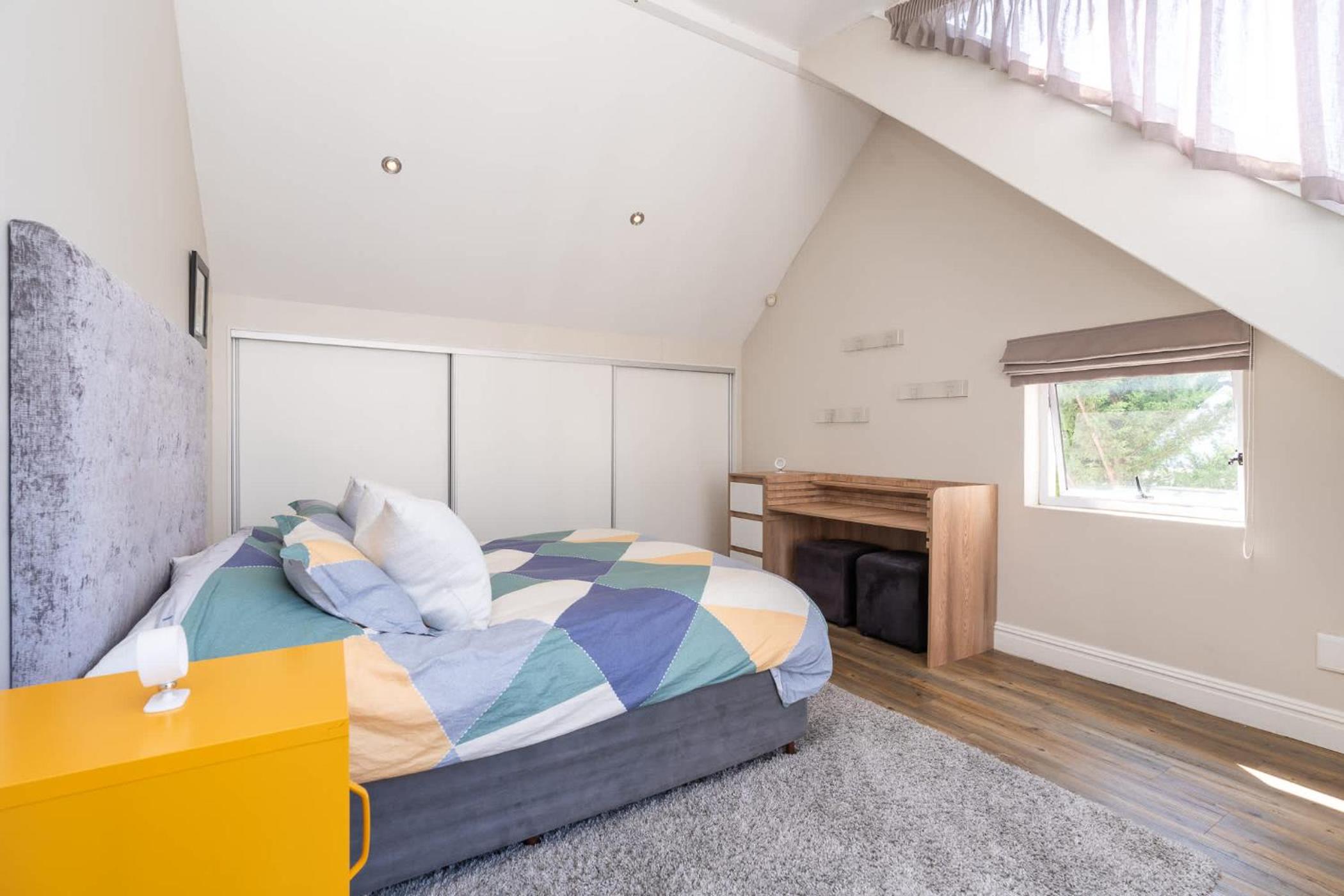 4 Bedroom Haven In Chelsea Village
