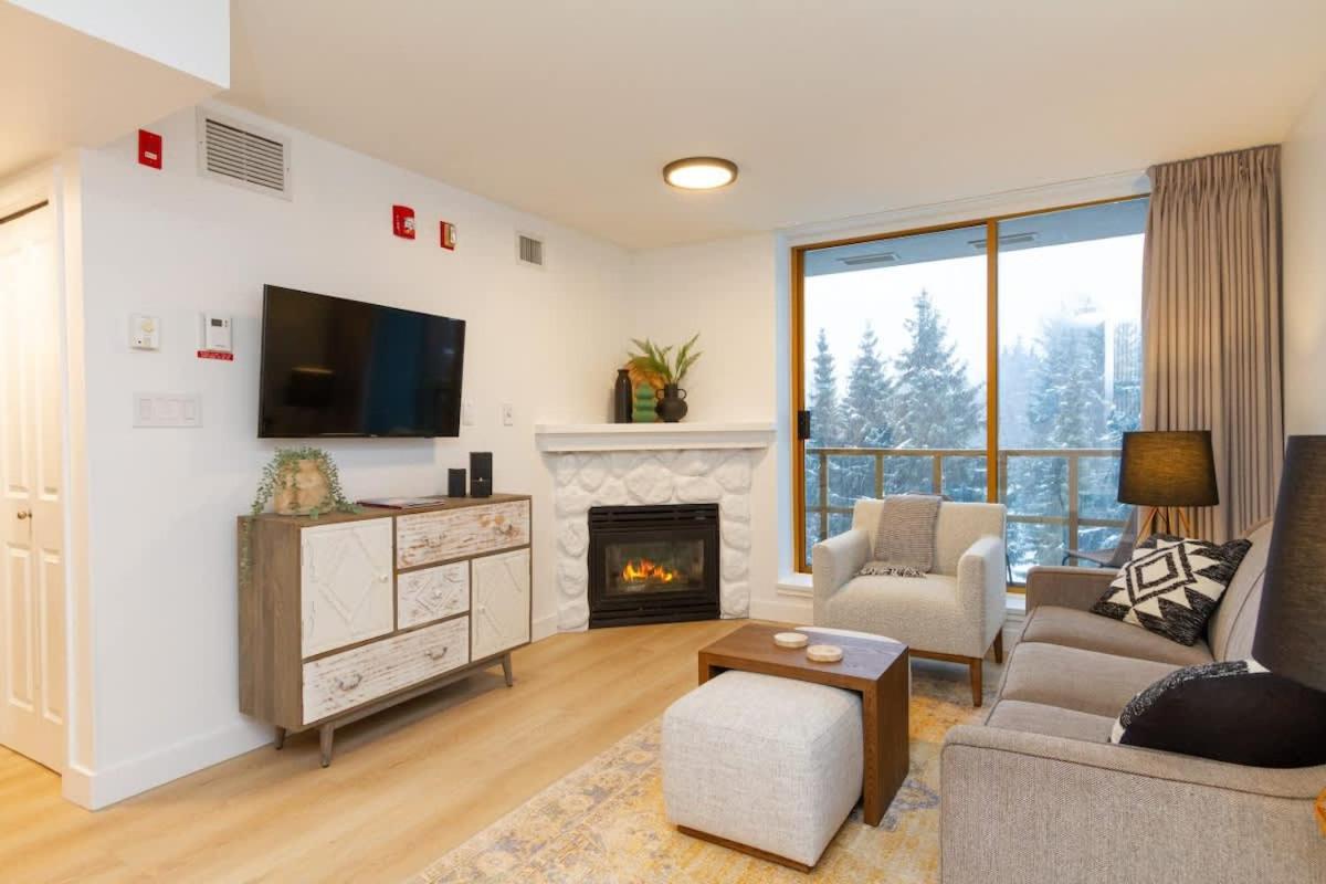 Renovated 1Bed-1Bath in Village with Pool, Hot Tub, and Sauna