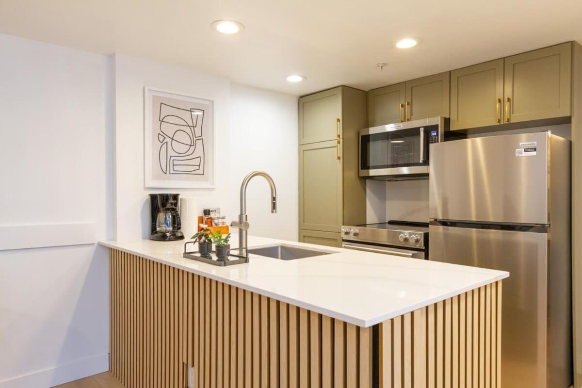 Renovated 1Bed-1Bath in Village with Pool, Hot Tub, and Sauna