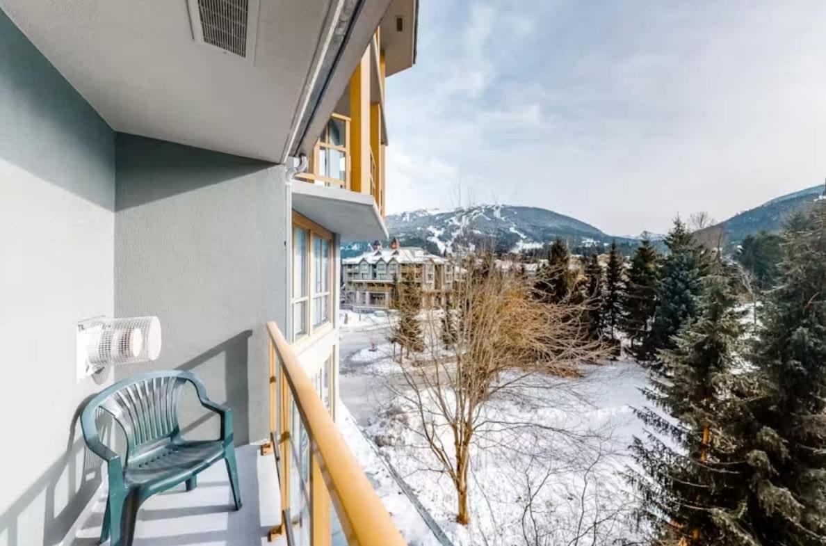 Renovated 1Bed-1Bath in Village with Pool, Hot Tub, and Sauna