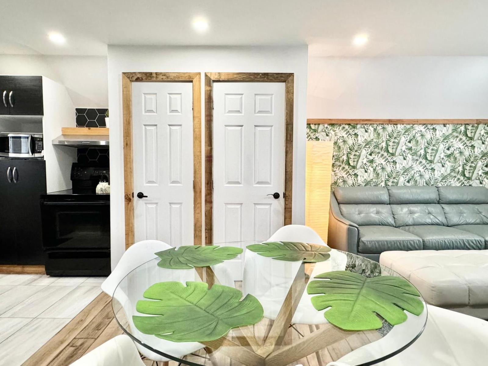 Le Wolfe - 2 Bedrooms - 2 min Falls - Free Parking