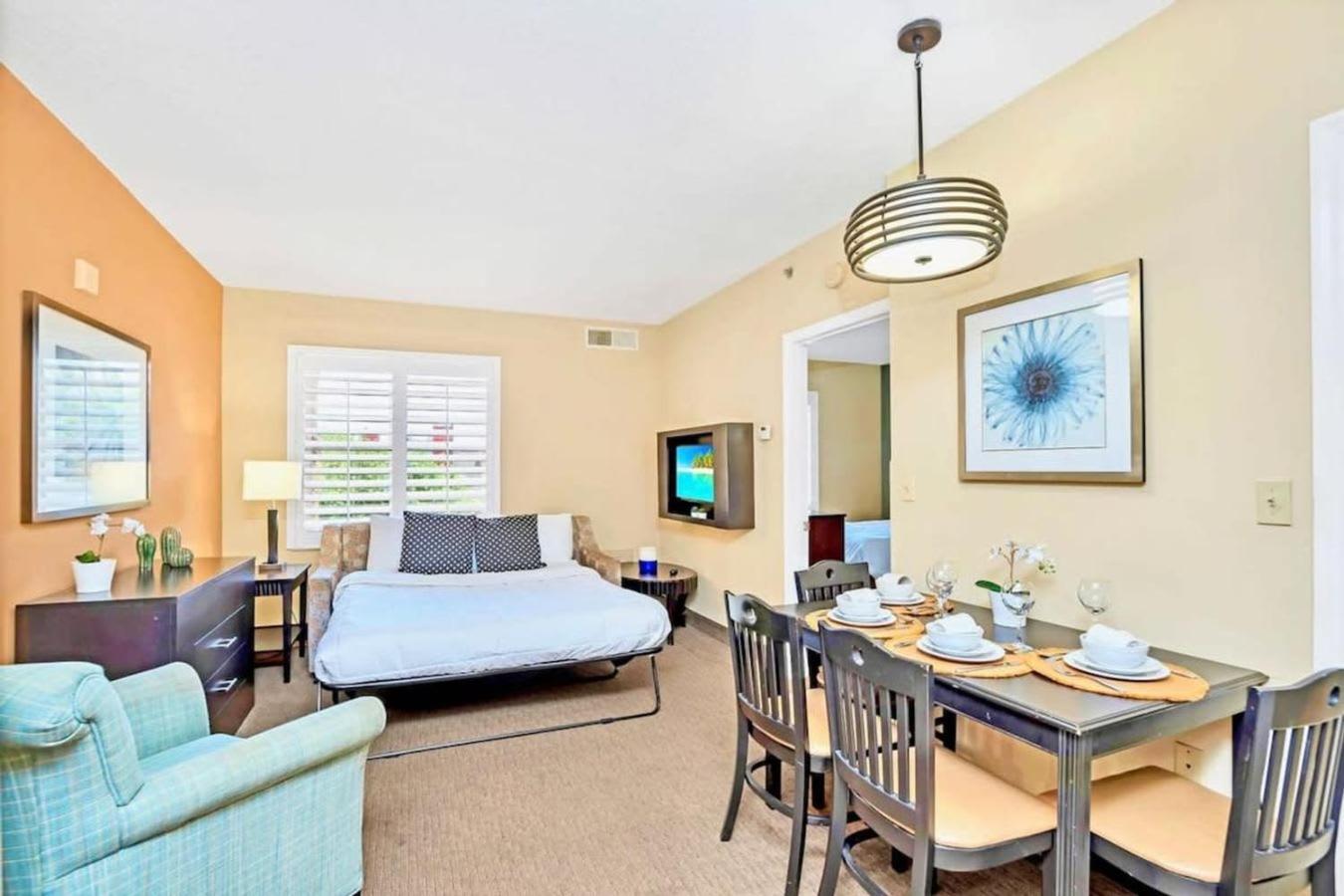 Unit 2 Queen Beds - Pool Hot Tub Close to Disney