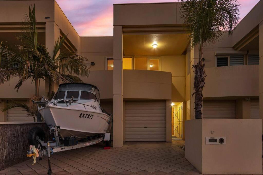Marina House next to beach