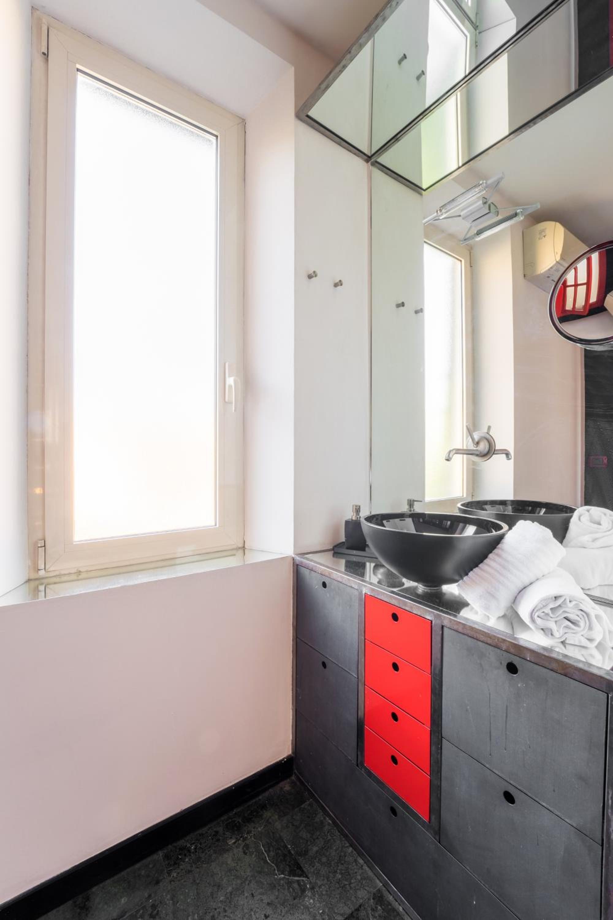 Comics Roma Penthouse, Funny Flat Nearby Colosseum