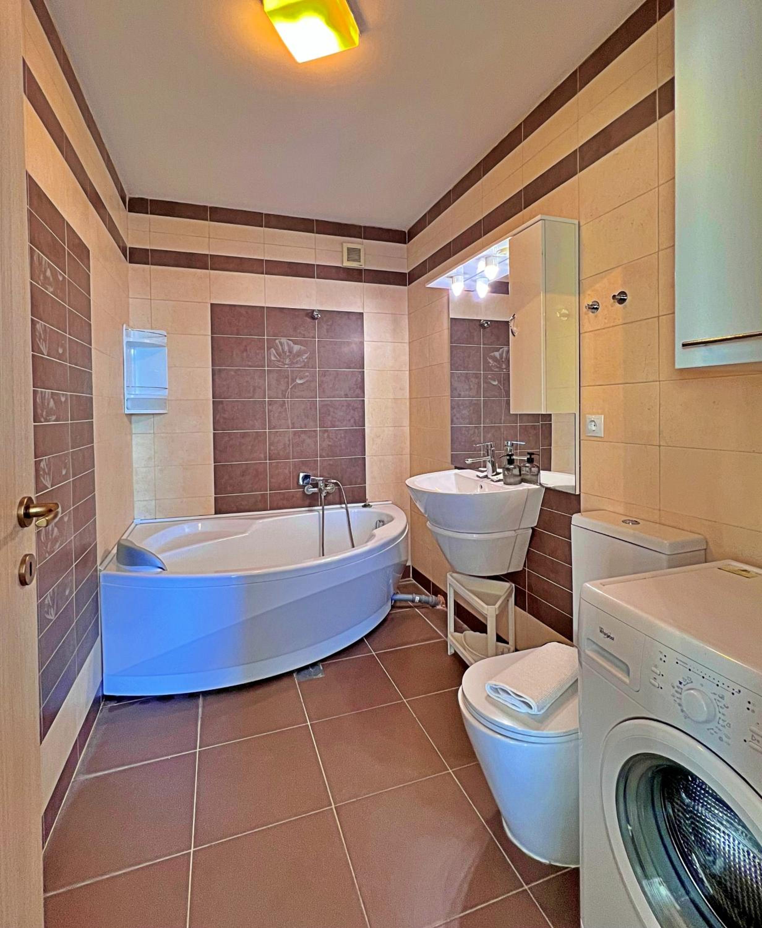 Coroni Apart 2 - Jacuzzi Privat & Vedere Panoramica Brasov view 3
