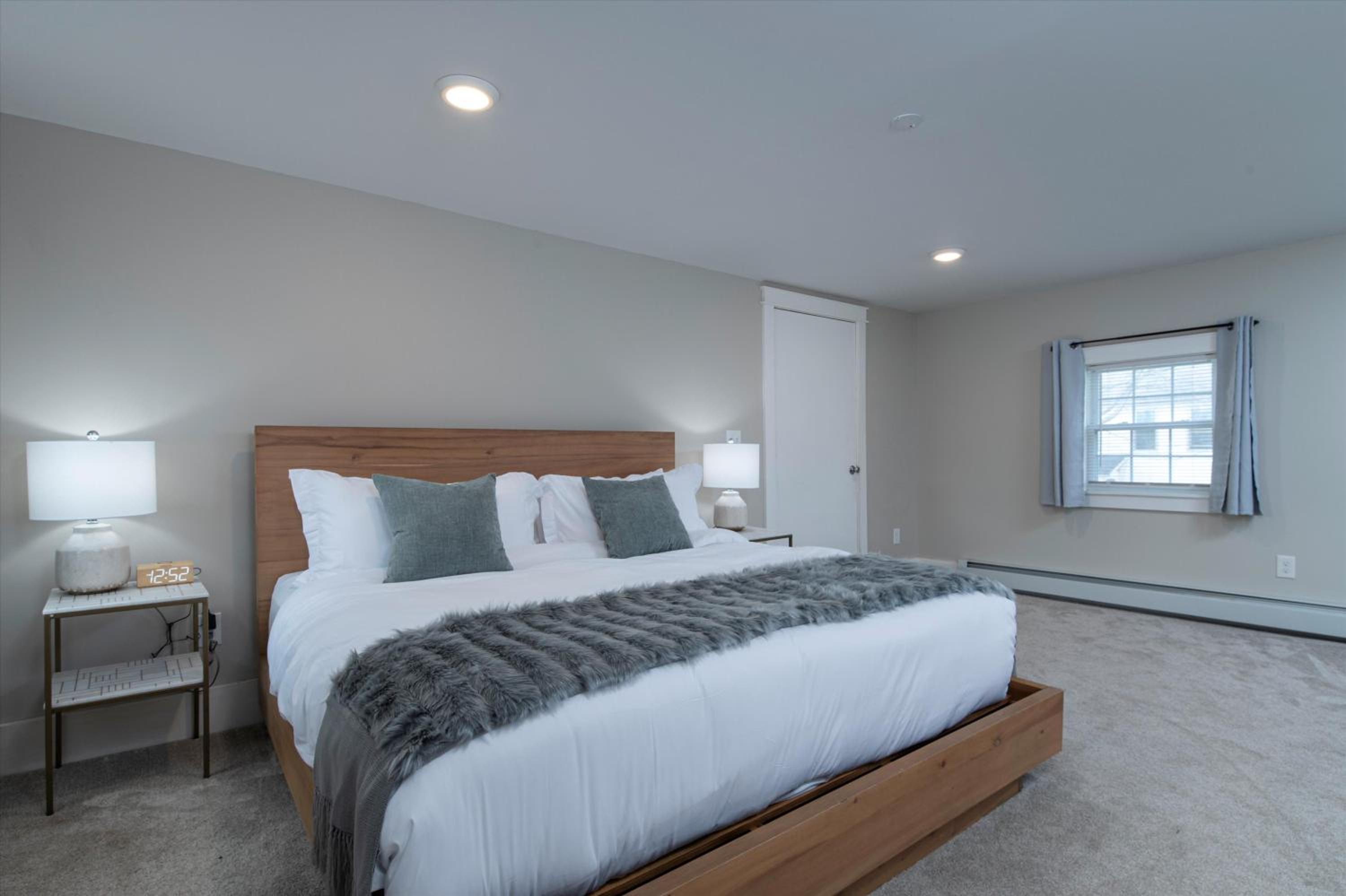 Rutland Vacations - Updated Family-sized Home in Heart of Rutland, Near Slopes, EV, Hot Tub, Fire Pit - Property Image 2