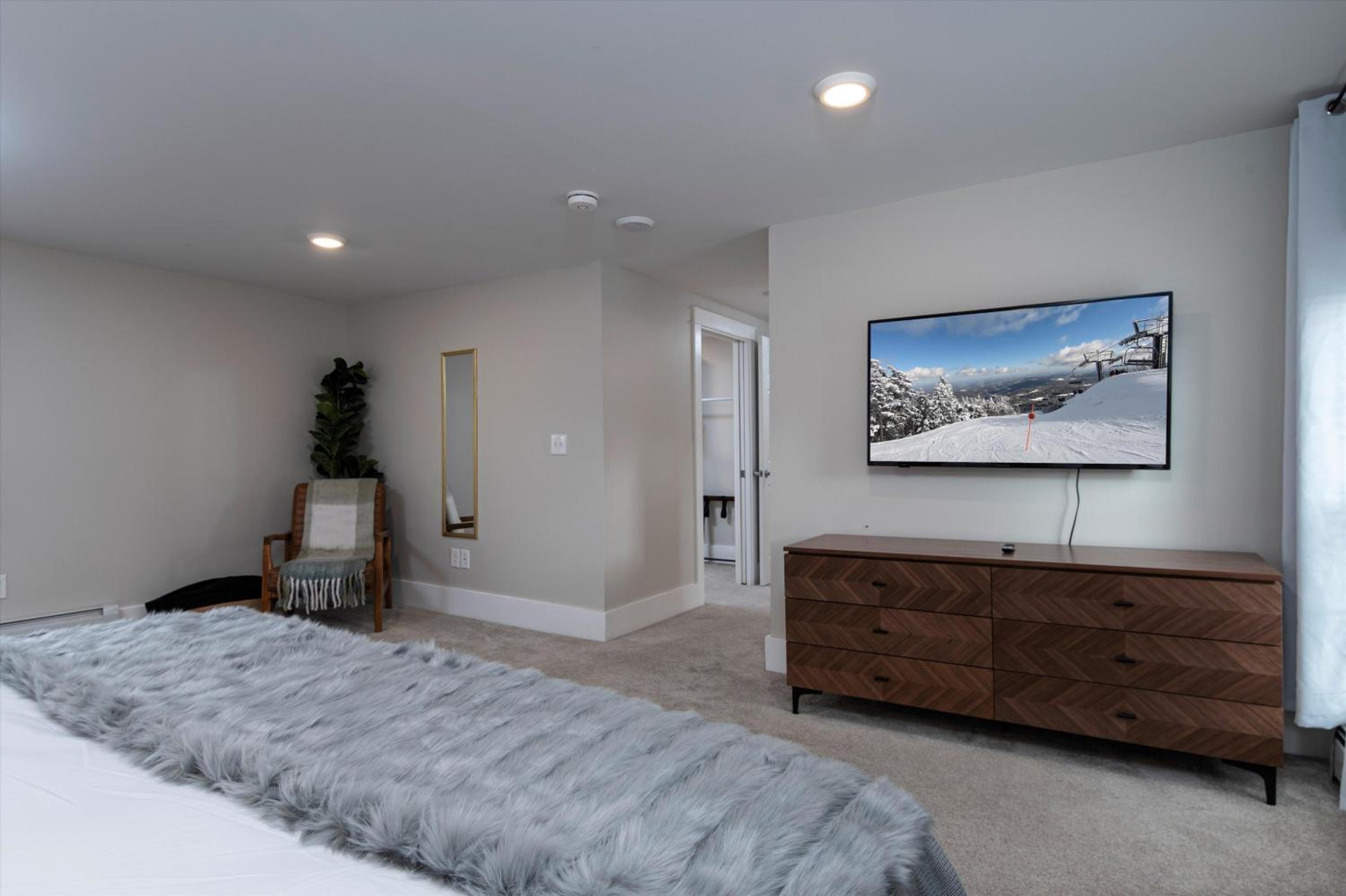 Rutland Vacations - Updated Family-sized Home in Heart of Rutland, Near Slopes, EV, Hot Tub, Fire Pit - Property Image 46